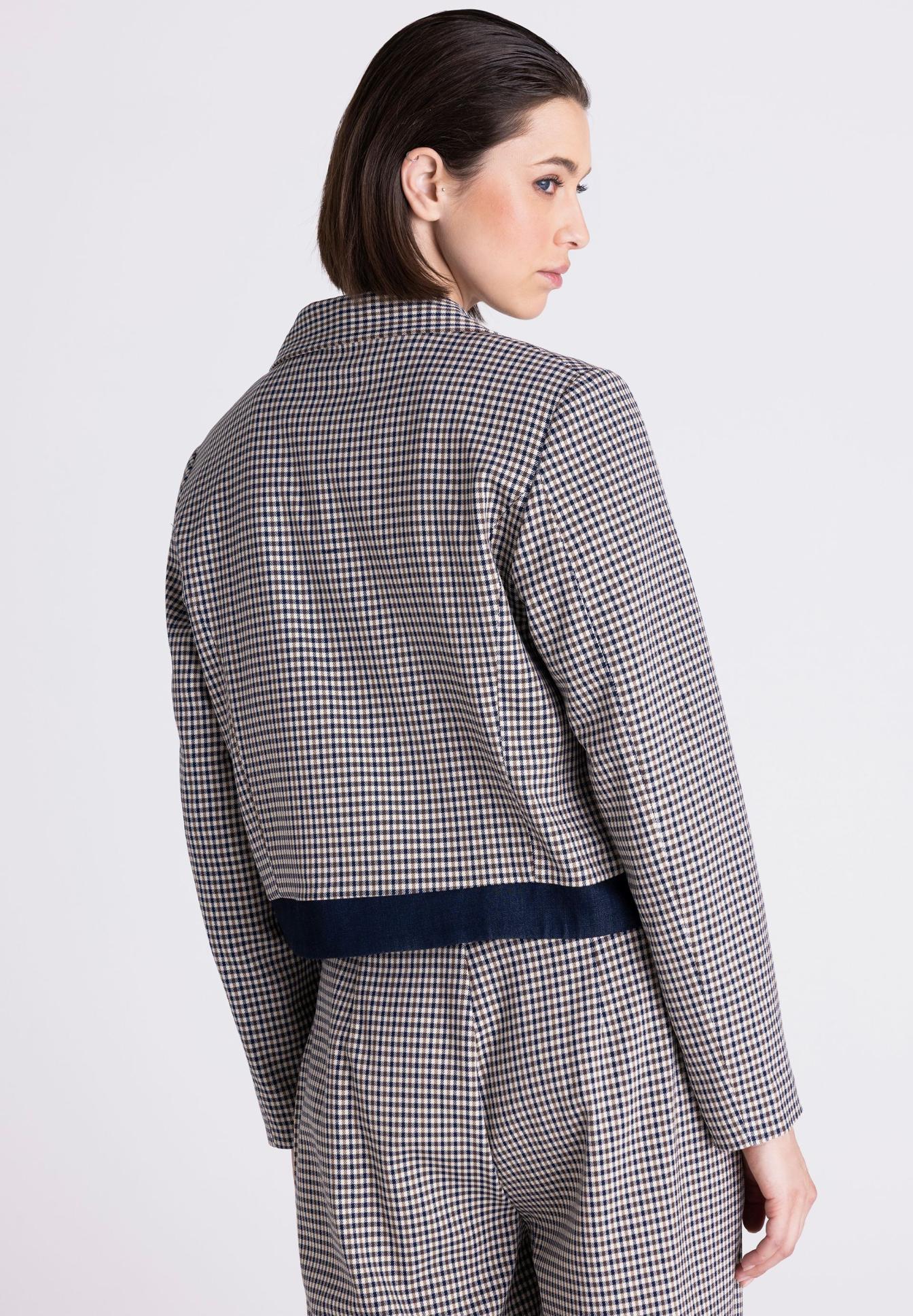 Karo Muster, Häupt Dreiteiliger Jacke?, Blazer Rückseite?, Kombination Jacke, Gehäkelte Muster, Hülle, Farbcheck, Gehäuse, Checkered pattern, Jacket, Blazer, Two-tone check, Back view jacket