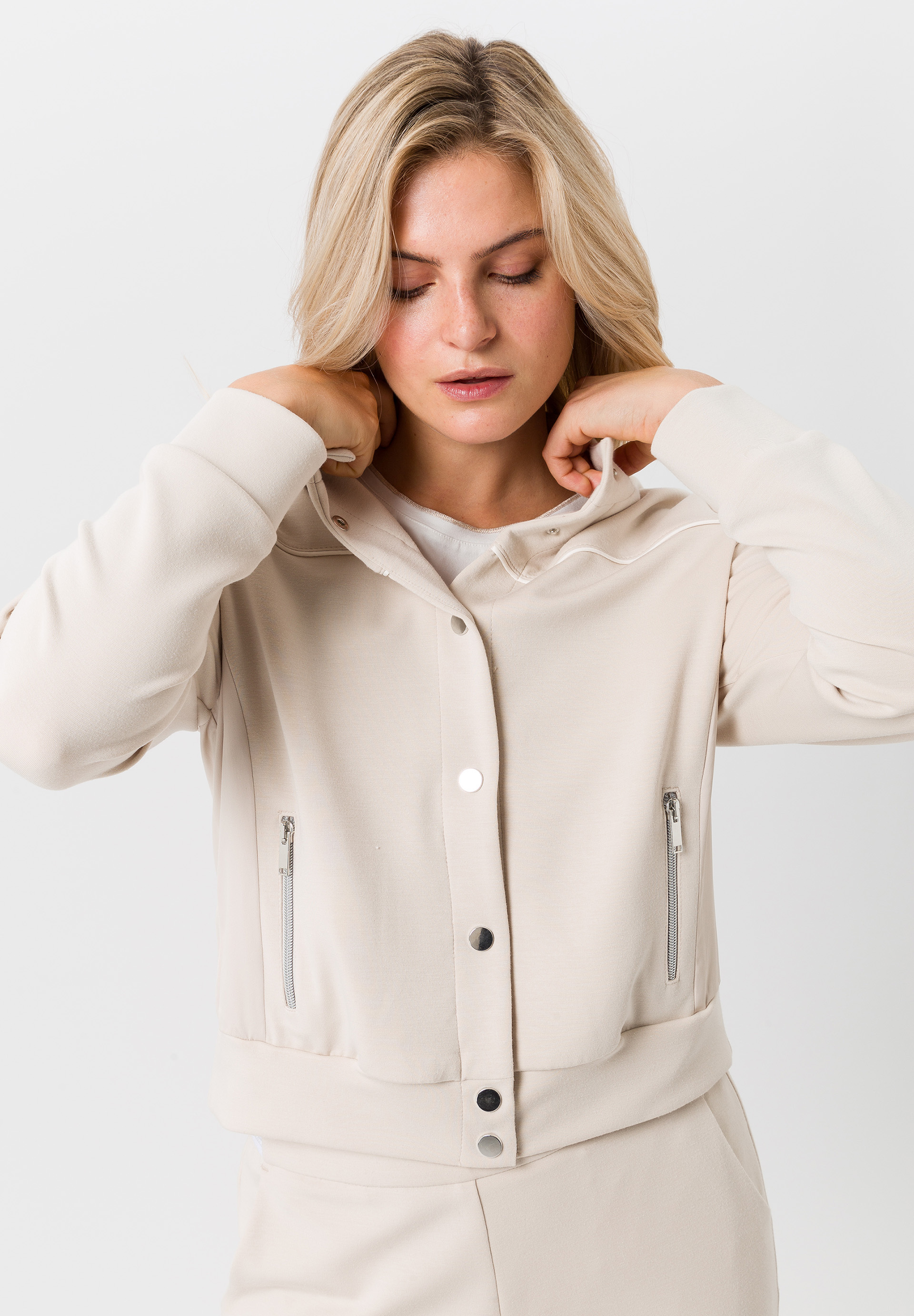Leichtjacke mit praktischen Taschen - Bild 4