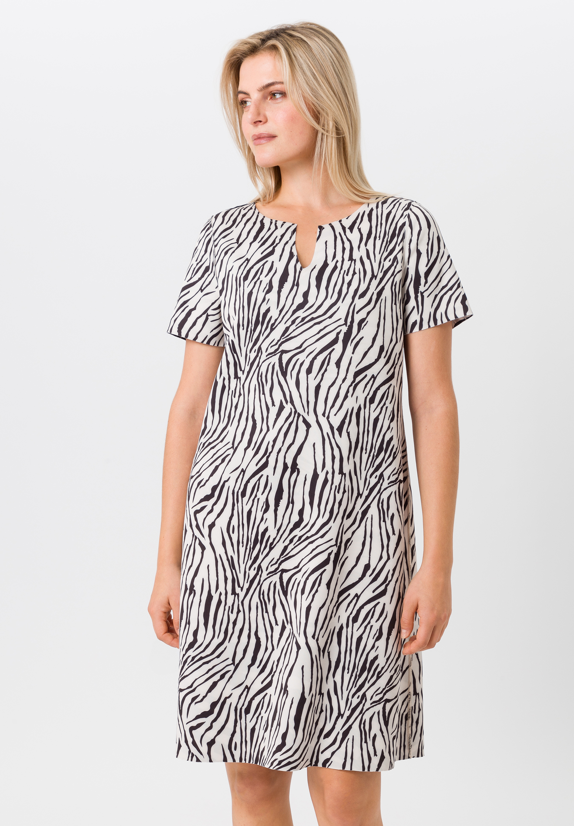Wendekleid mit tollen Alloverprints - Bild 2