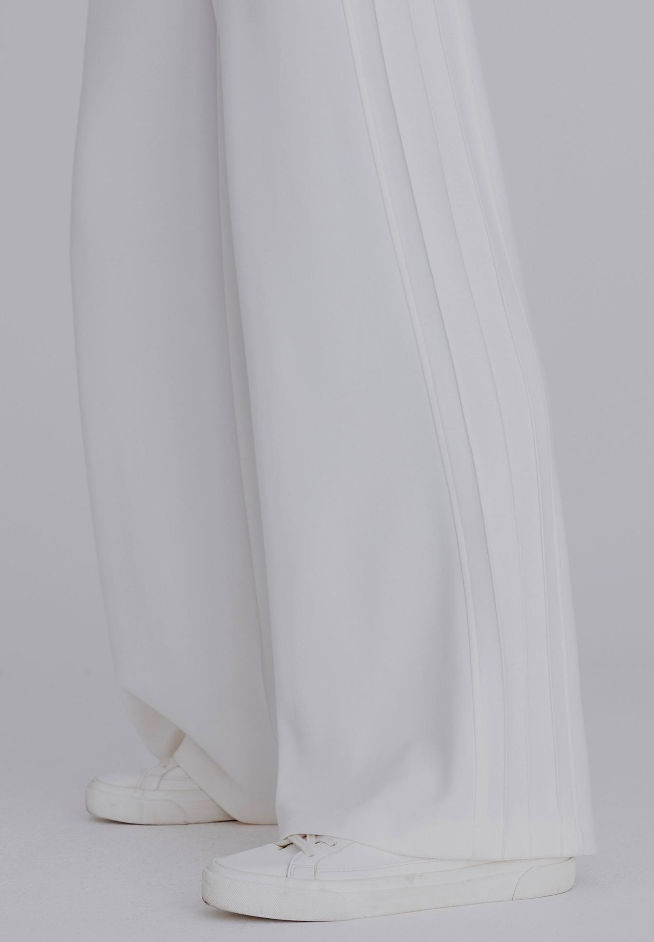 Hose, Jogginghose, Weiß, Seitenstreifen, Breite Beinweite