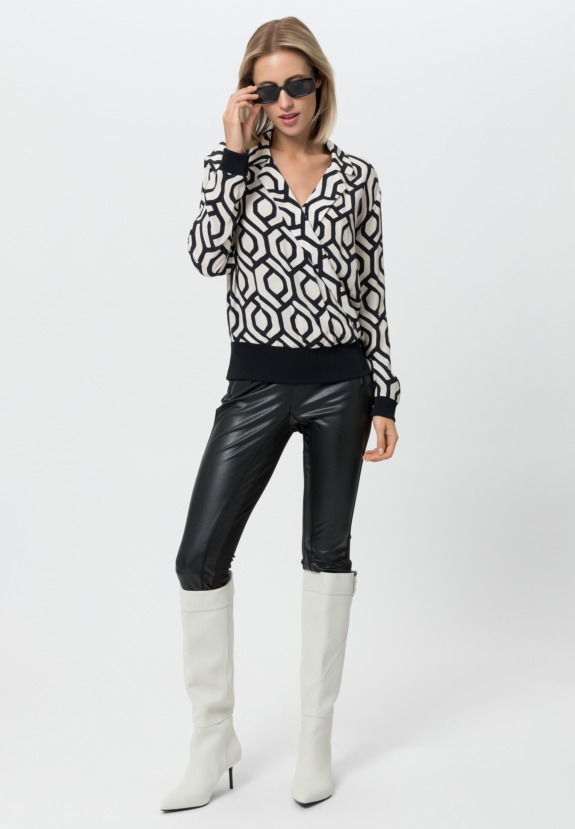 Slip blouse in wrap-around look - Product Image 2
