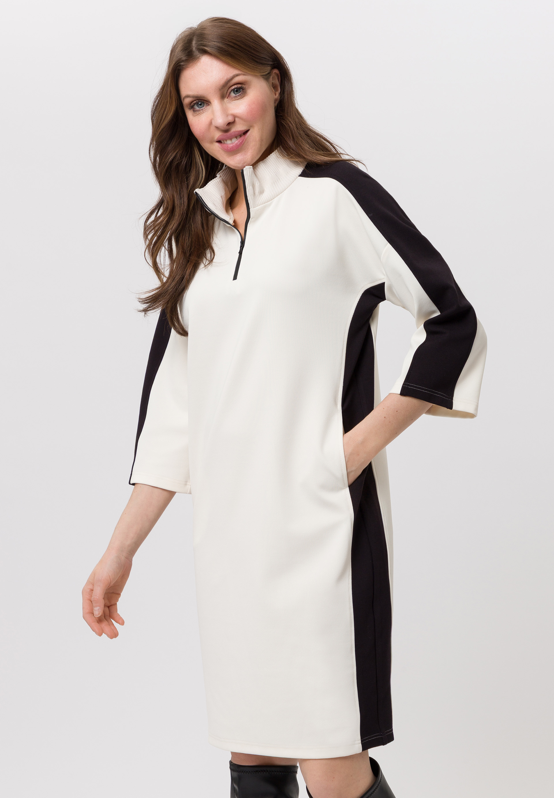 Kleid mit Kontrasteinsatz - Produktbild 1