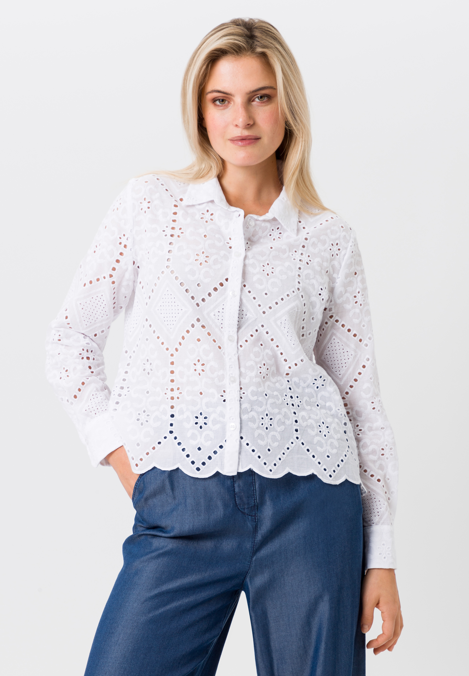 Bluse mit filigraner Stickerei - Produktbild 1