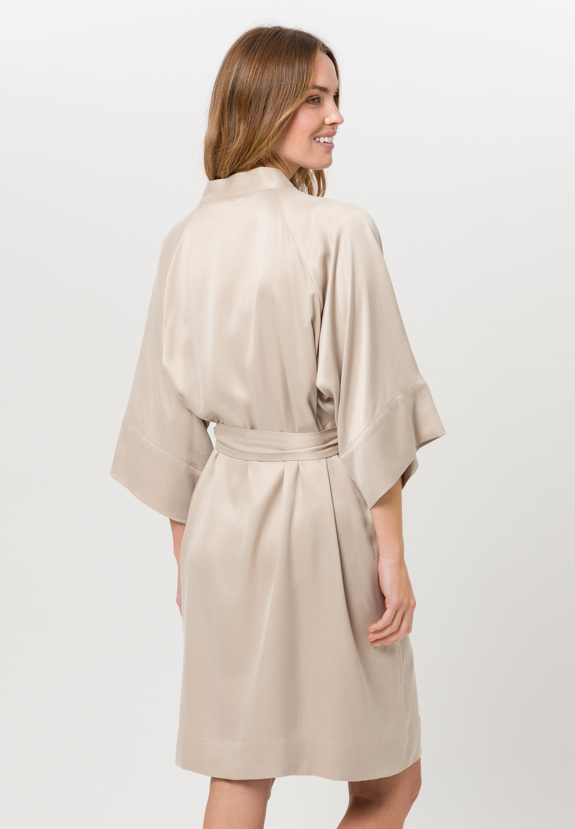 Kimono aus dem veganen Cupro - Bild 2 Kimono aus dem veganen Cupro - Bild 2