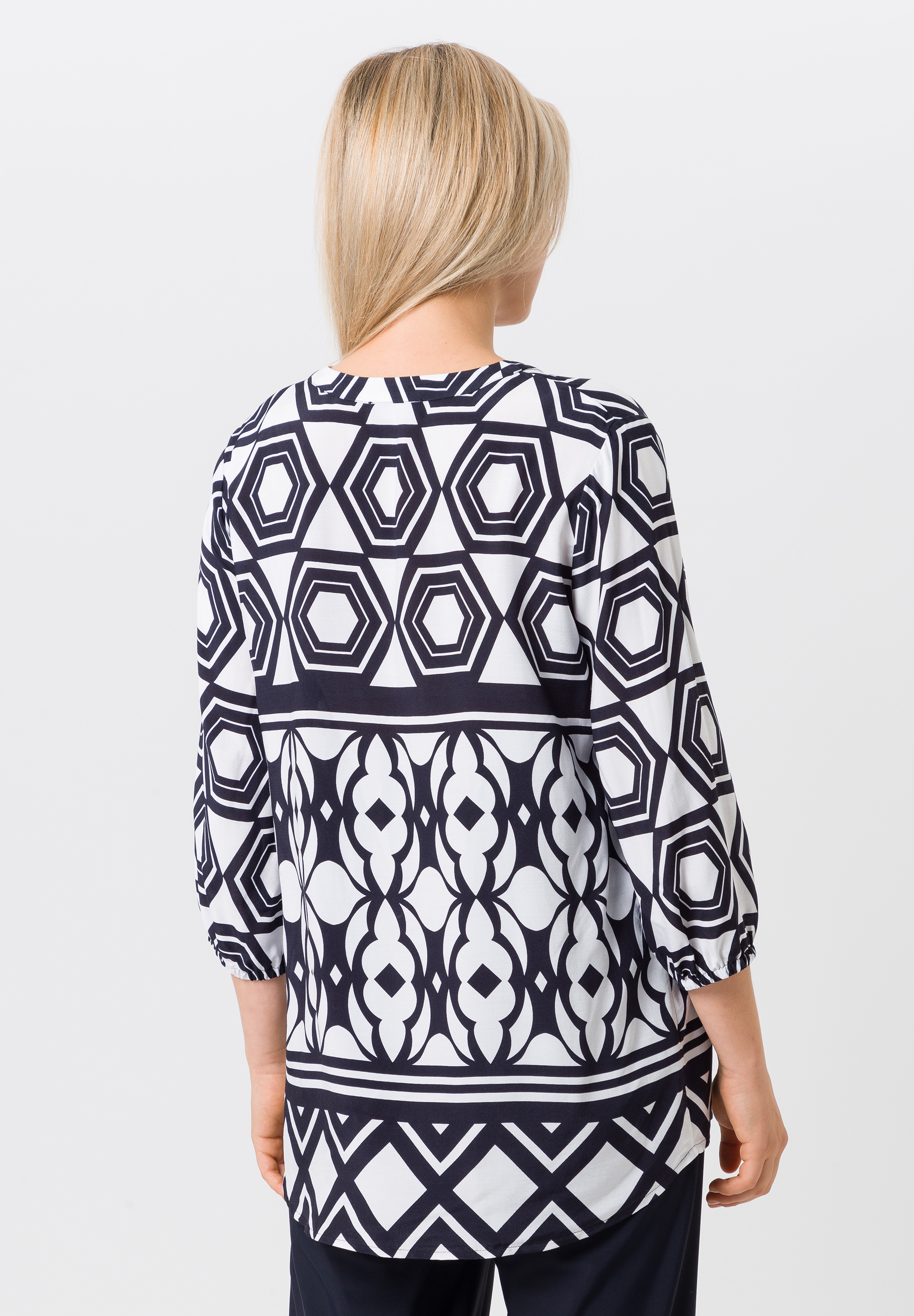 Bluse mit grafischem Muster - Bild 2