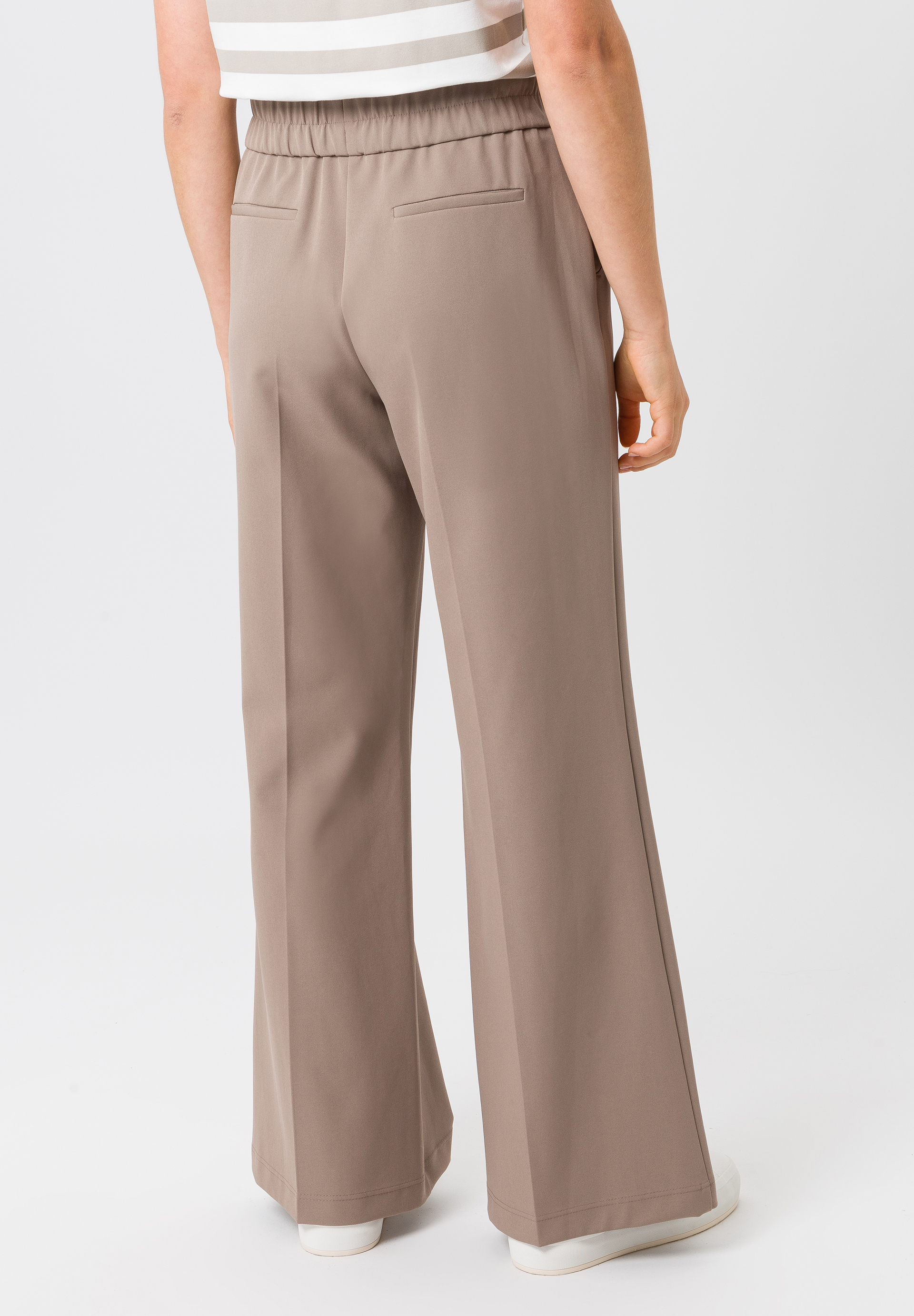 Hose mit ausgestelltem Bein - Bild 2 Hose mit ausgestelltem Bein - Bild 2