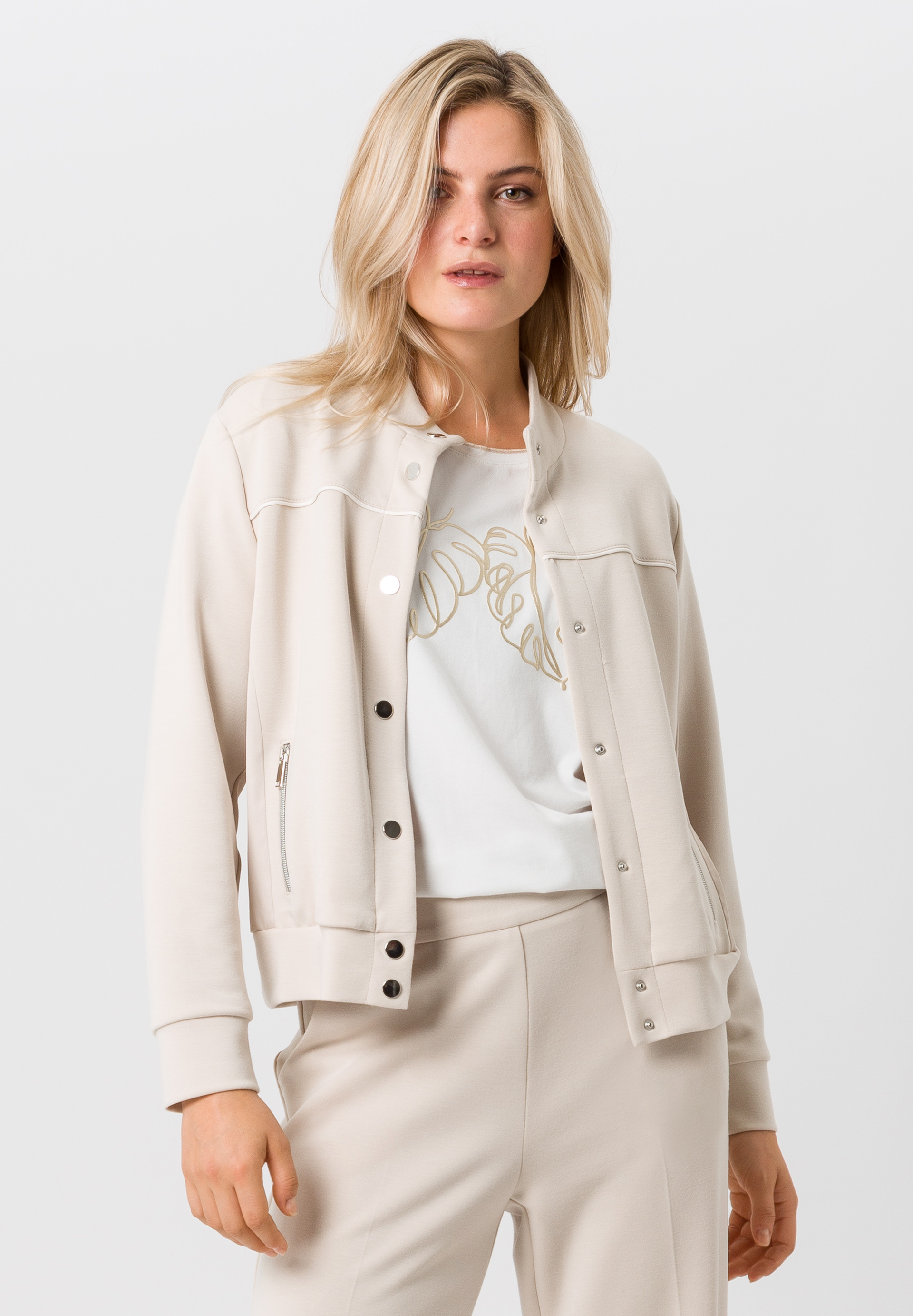 Leichtjacke mit praktischen Taschen - Produktbild 1
