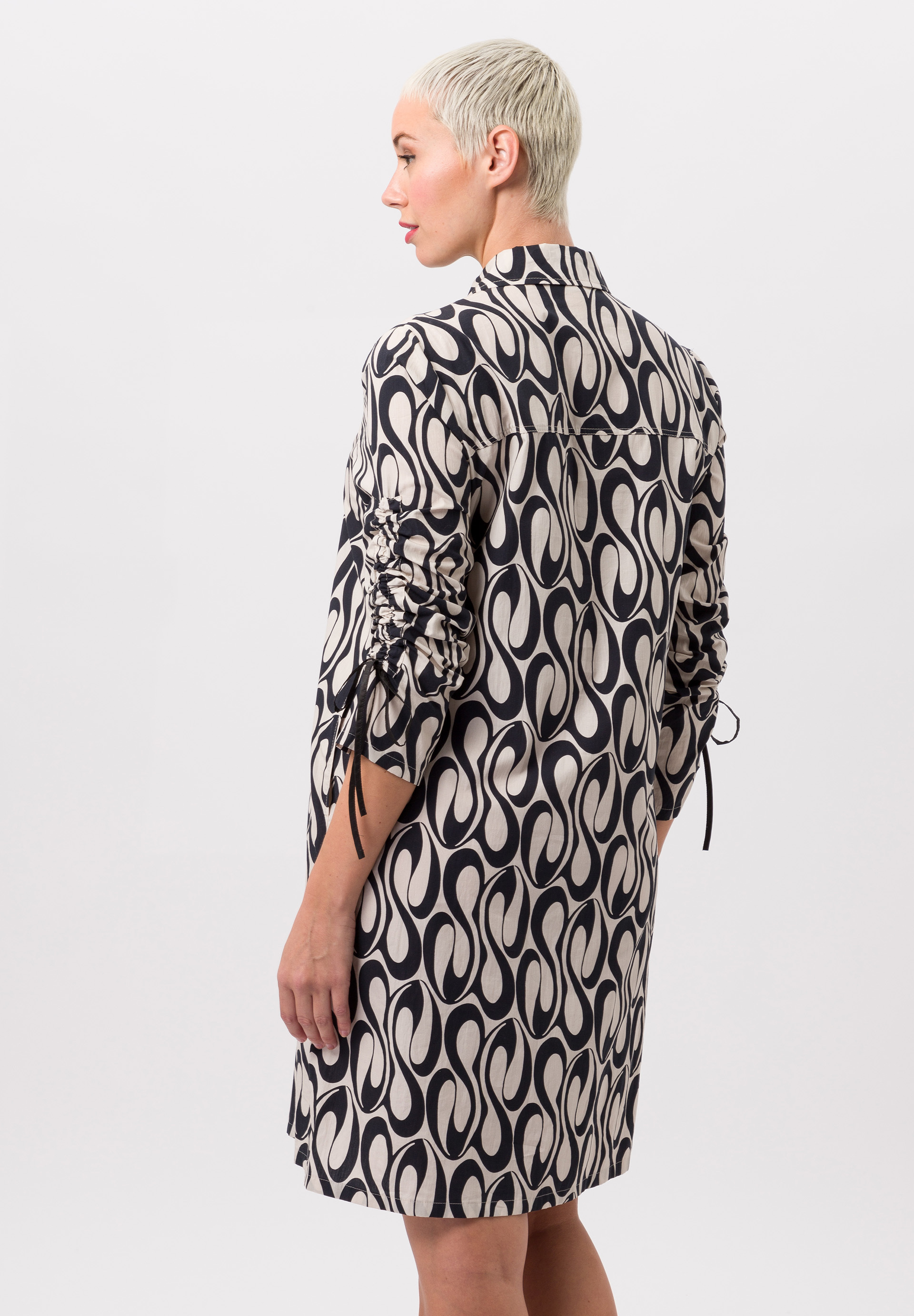 Kleid mit grafischem Alloverprint - Bild 2