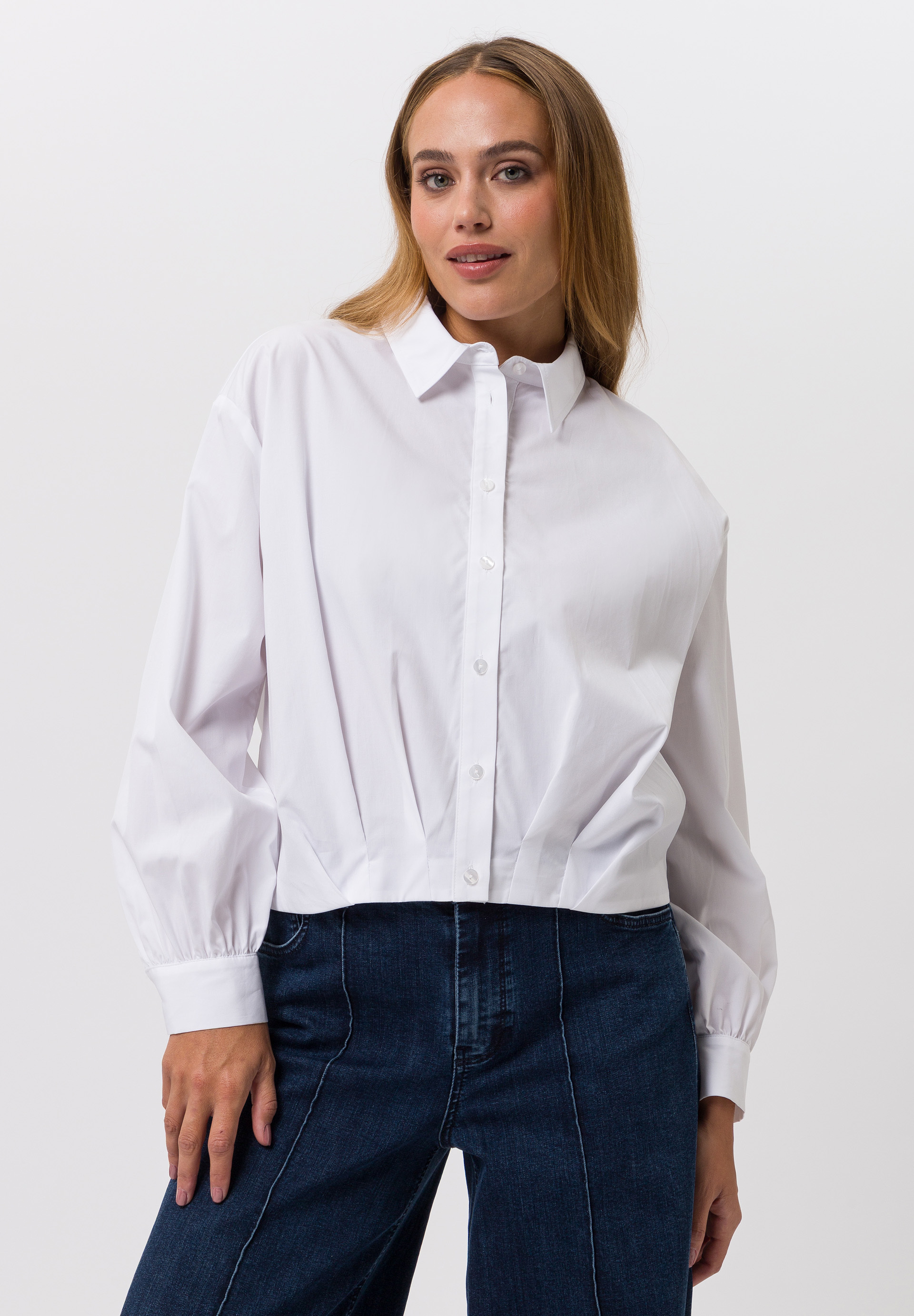 Blouse In a modern cropped style - Product Image 1