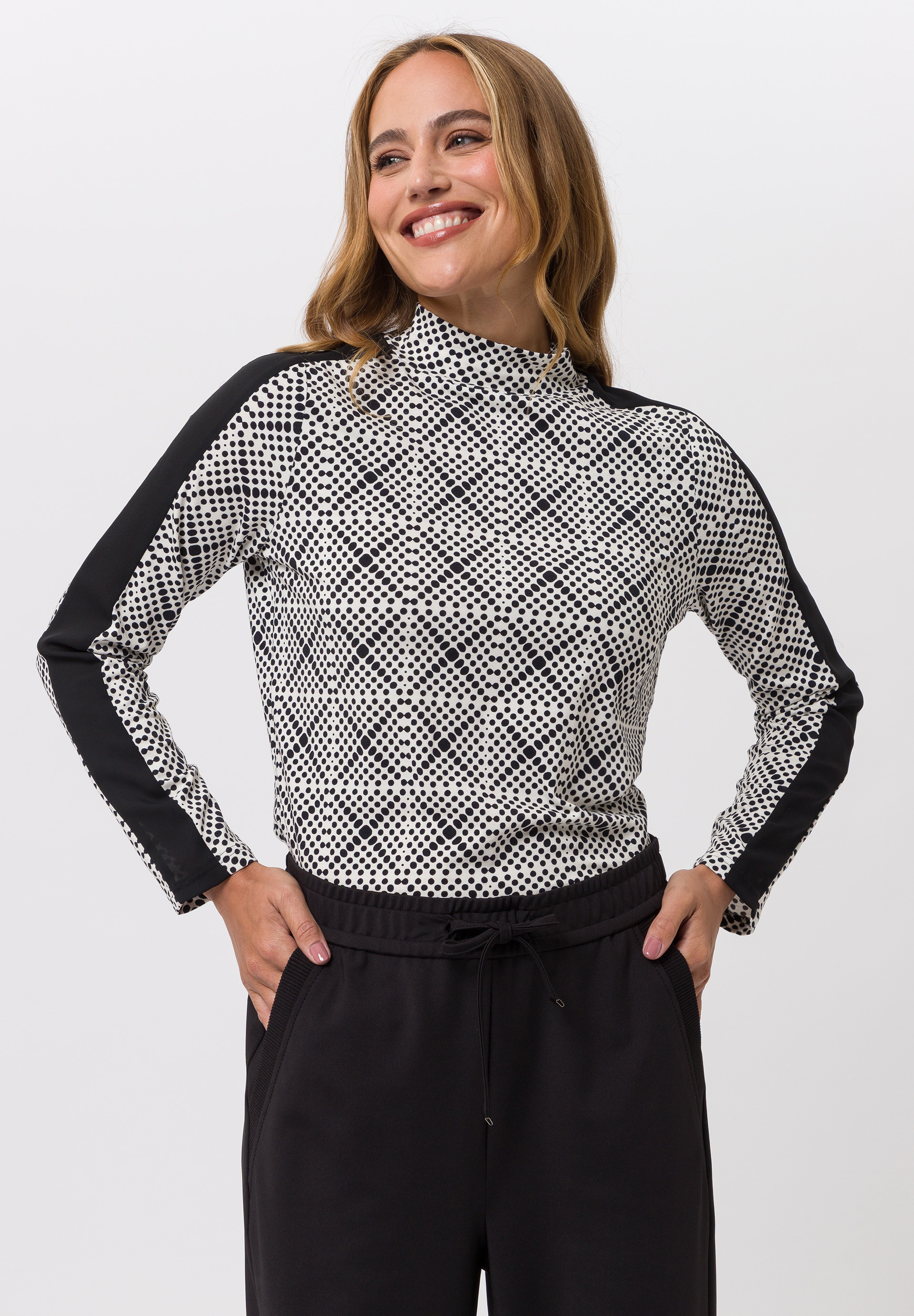 Shirt In a modern dot design - Product Image 1