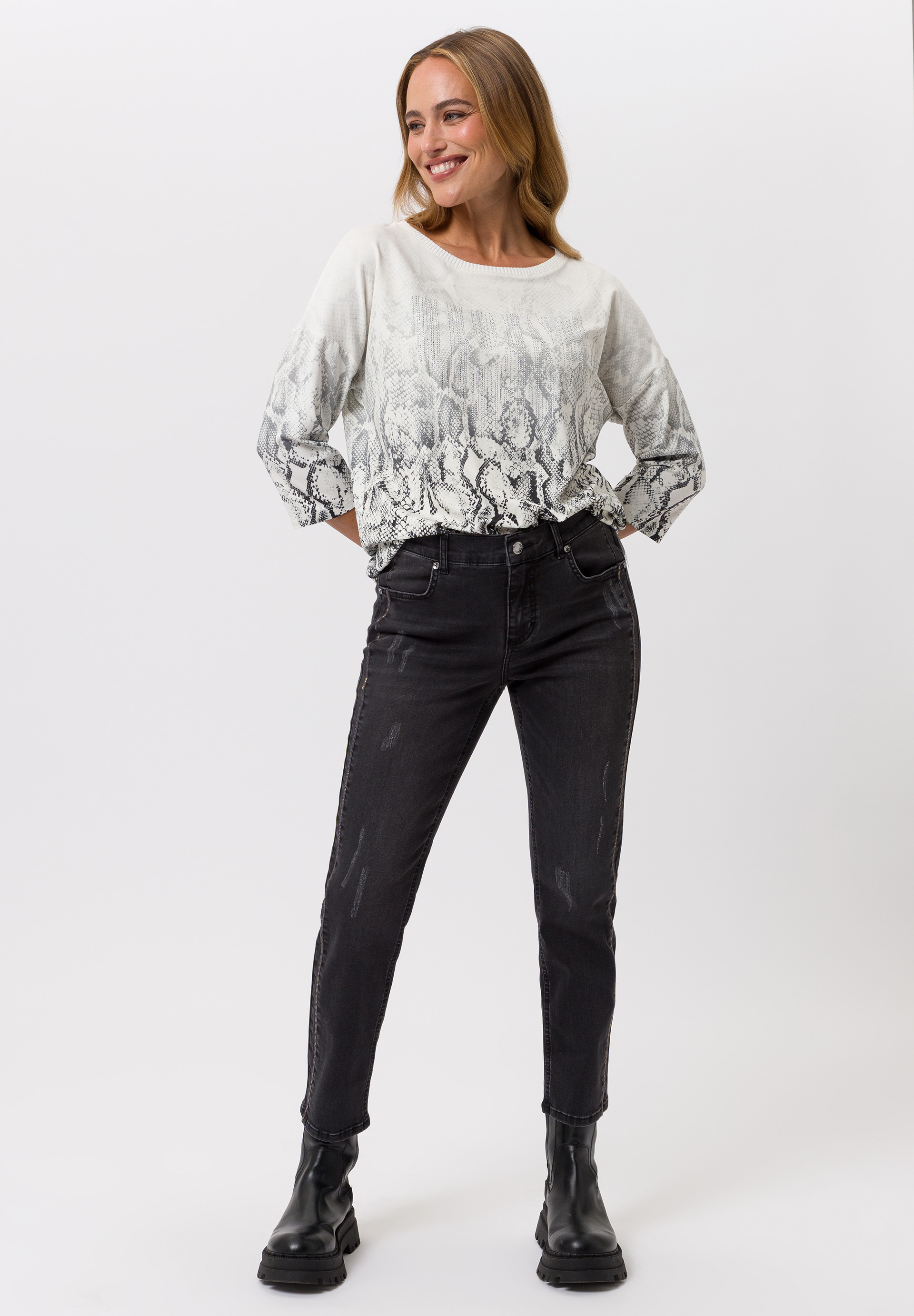 Bluse, Hosen, Langarm, Person, Frau, Bluse, Hosen, Langarm, Person, Frau, Bluse, Hosen, Langarm, Person, Frau, Bluse, Hosen, Langarm, Person, Frau, Bluse, Hosen, Langarm, Person, Frau, Bluse, Hosen, Langarm, Person, Frau