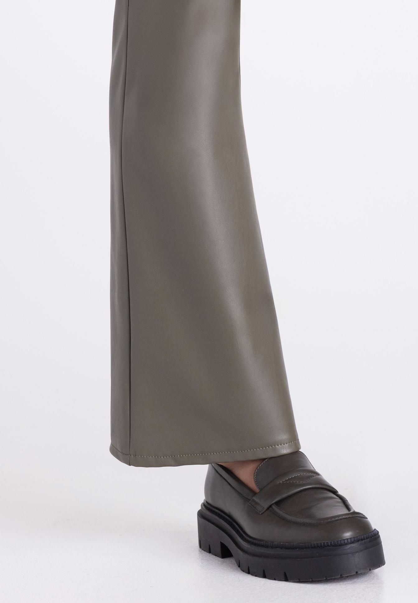 leder, loose-fit, braun, stiefel, plateau, slip-on, lederpantoffel, loafers, plattenabsatz, stiefelabsatz, lederhose, lederhose, leder, lange hose, schwarz, plattformschuh, leder, hose, loose, plattform, kante, leder, hose, schwarz, loafers, plattensohle