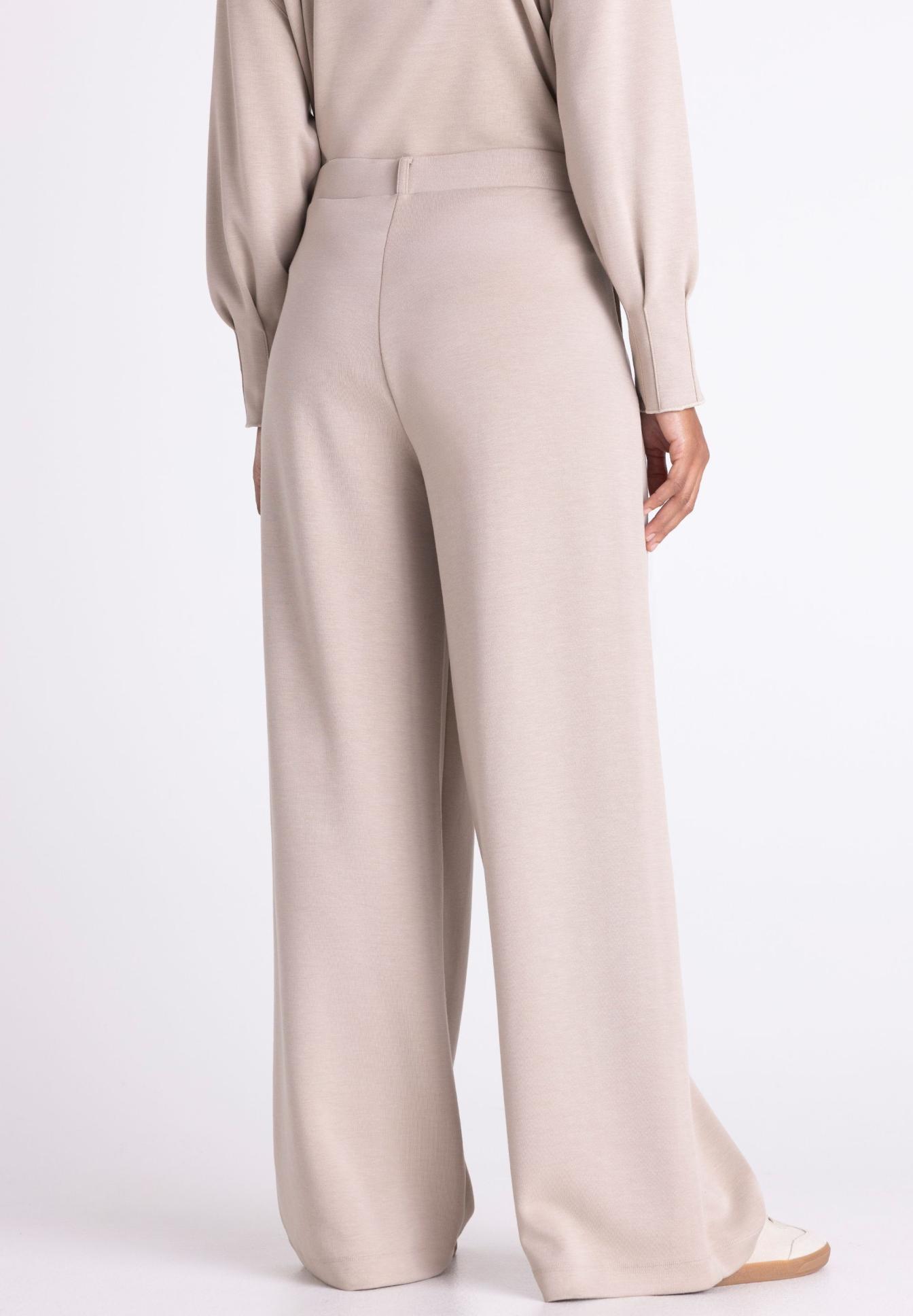 beige pants, weite Bein, hoher Bund, lange Hose, weiches Material, Hose, Beige, Weites Bein, Highwaist, Kunstfaser, Beige Hose, Weite Beine, Hohe Taille, Flare Pants, Kleiderhose