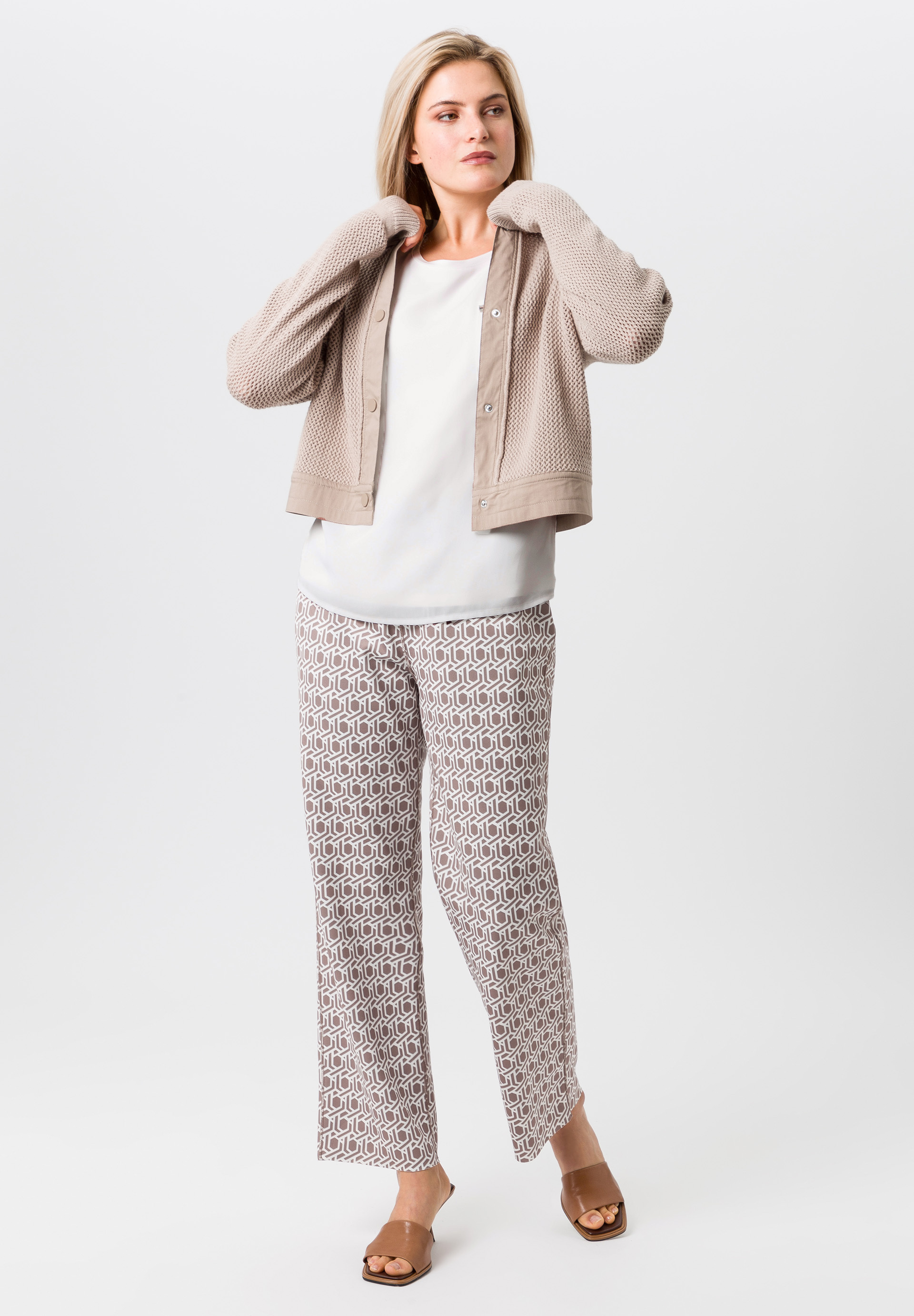 Kurzarmshirt mit dekorativem Detail Kurzarmshirt mit dekorativem Detail - Produktbild 2