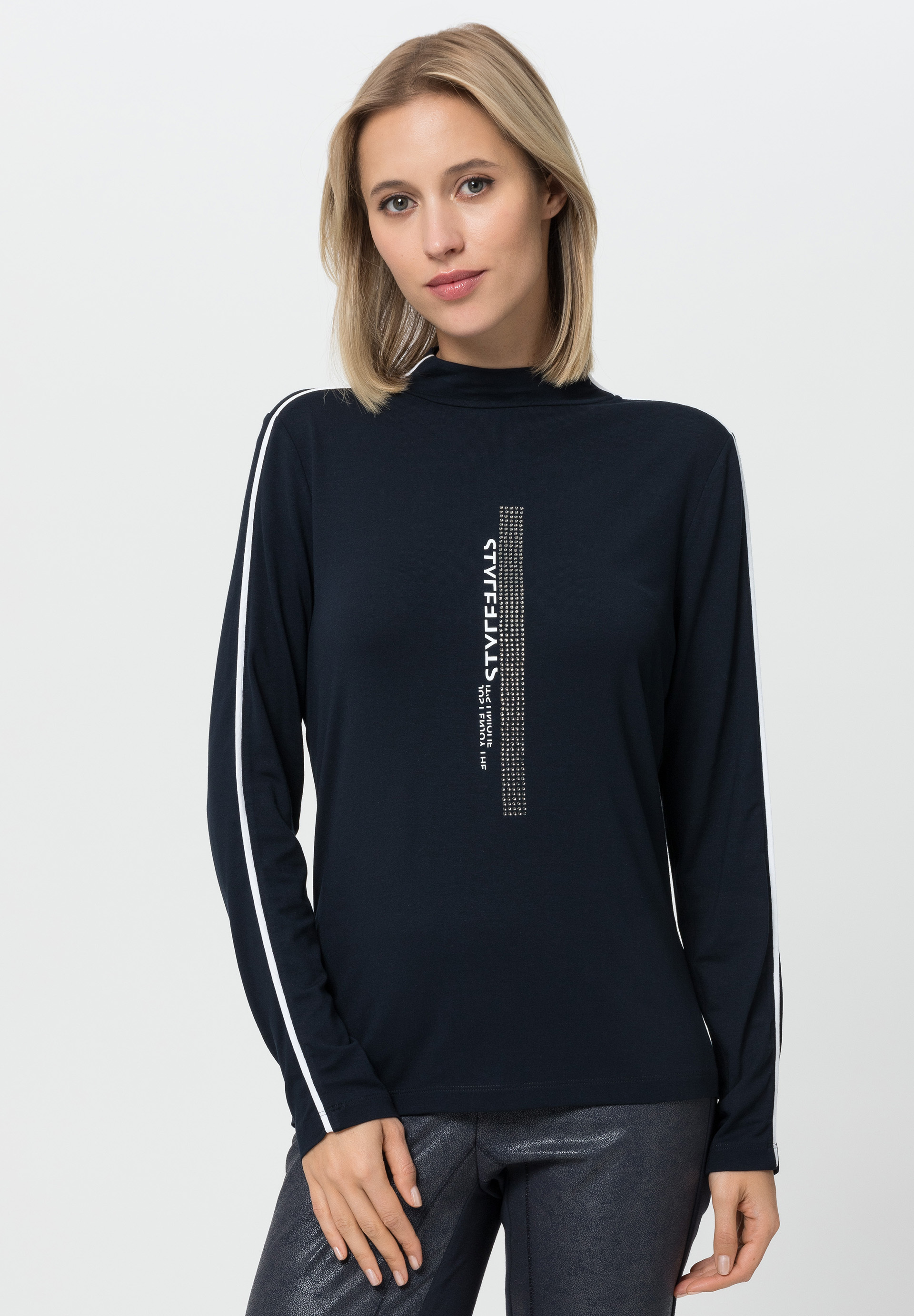 Long sleeve shirt with stylish front motif - Product Image 1