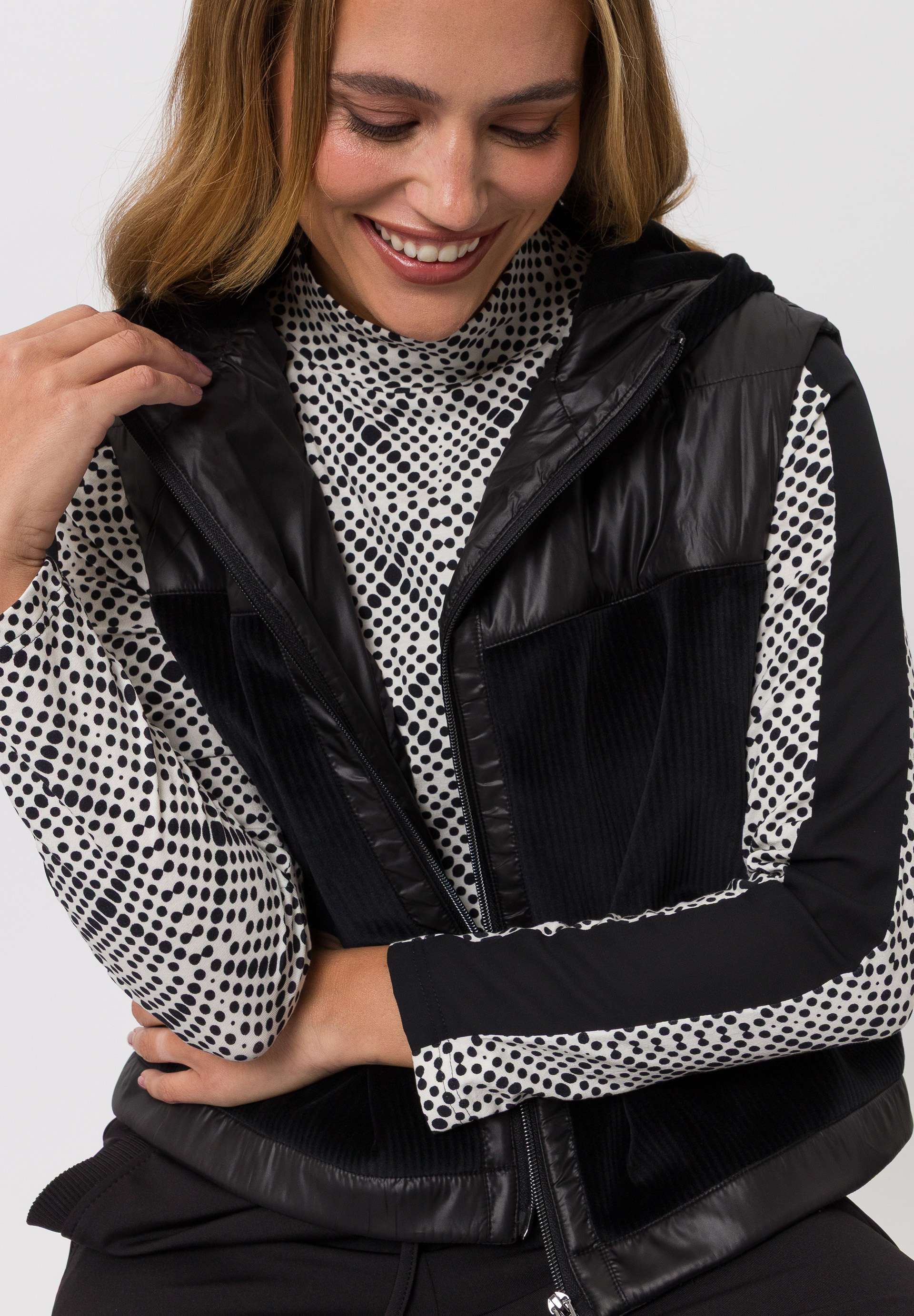 Waistcoat With contrasting material - Bild 4 Bekleidung, Mantel, Jacke, Bekleidung, Mantel, Jacke, Bekleidung, Mantel, Jacke, Bekleidung, Mantel, Jacke, Bekleidung, Mantel, Jacke, Bekleidung, Mantel, Jacke, Bekleidung, Mantel, Jacke, Bekleidung, Mantel, Jacke, Bekleidung, Mantel, Jacke