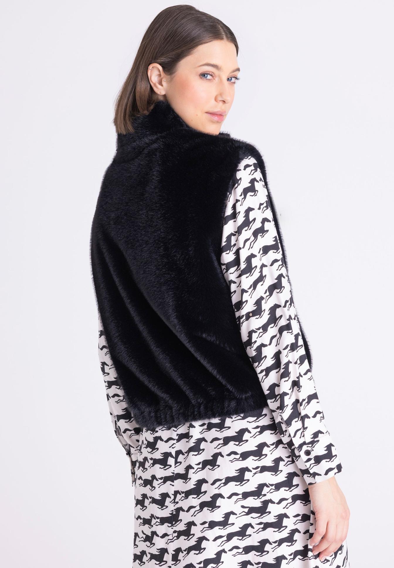 Fauxpelz, Weste, Schwarz, Unifarben, Gilet, kunstfell, gilet, ohne logo, damenmode, muster, schwarzer faux Fellweste, Plüschweste, Weste, schwarz, Layering, Weste, Felloptik, Schwarz, ohne-Marke, Damenmode, faux fur, gilet, schwarz, poncho, muster horse
