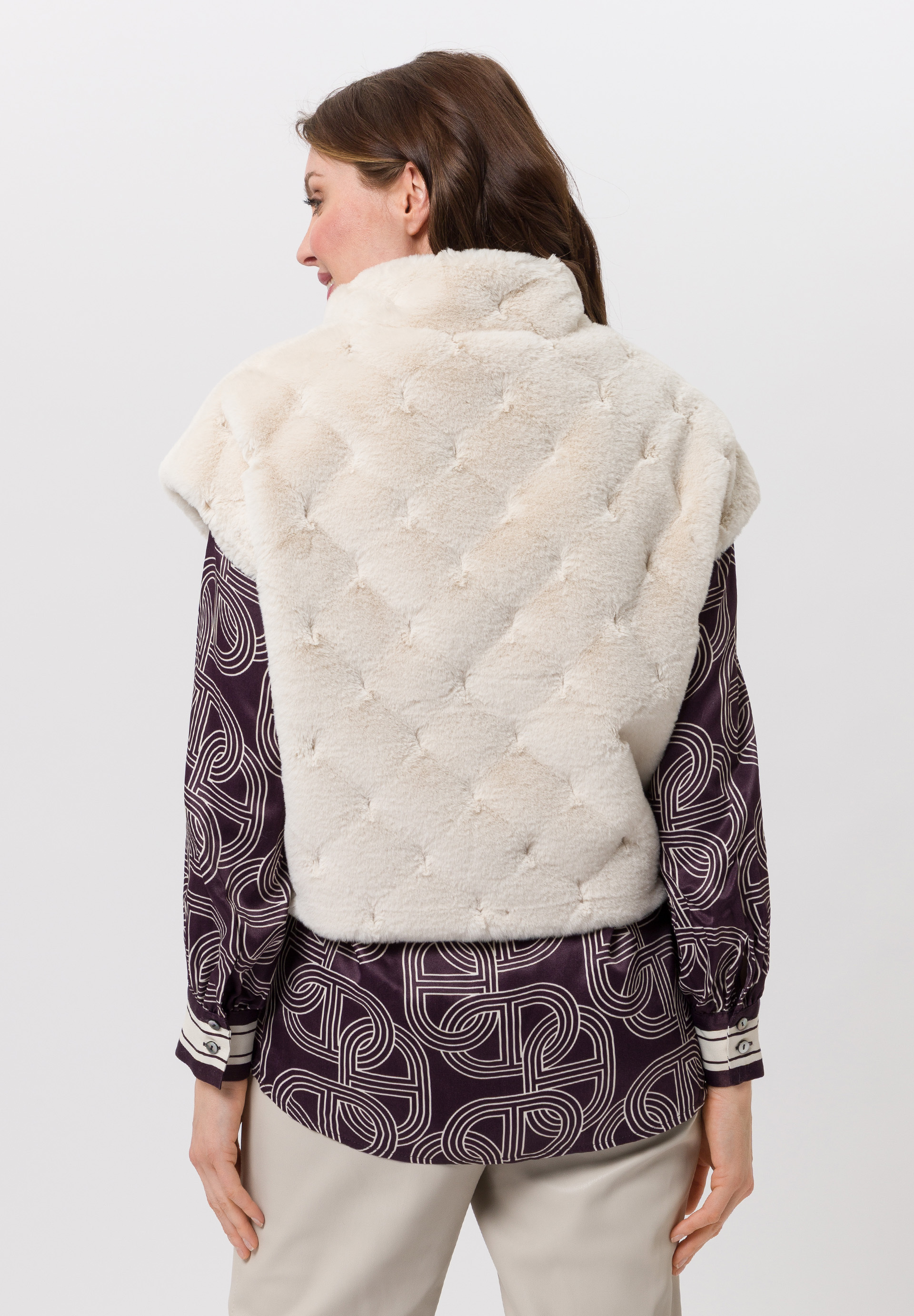 Weste mit weichem Griff - Bild 2 Mantel, Pullover, Kapuzenpulli, Jacke, Pelz, Mantel, Pullover, Kapuzenpulli, Jacke, Pelz, Mantel, Pullover, Kapuzenpulli, Jacke, Pelz, Mantel, Pullover, Kapuzenpulli, Jacke, Pelz, Mantel, Pullover, Kapuzenpulli, Jacke, Pelz