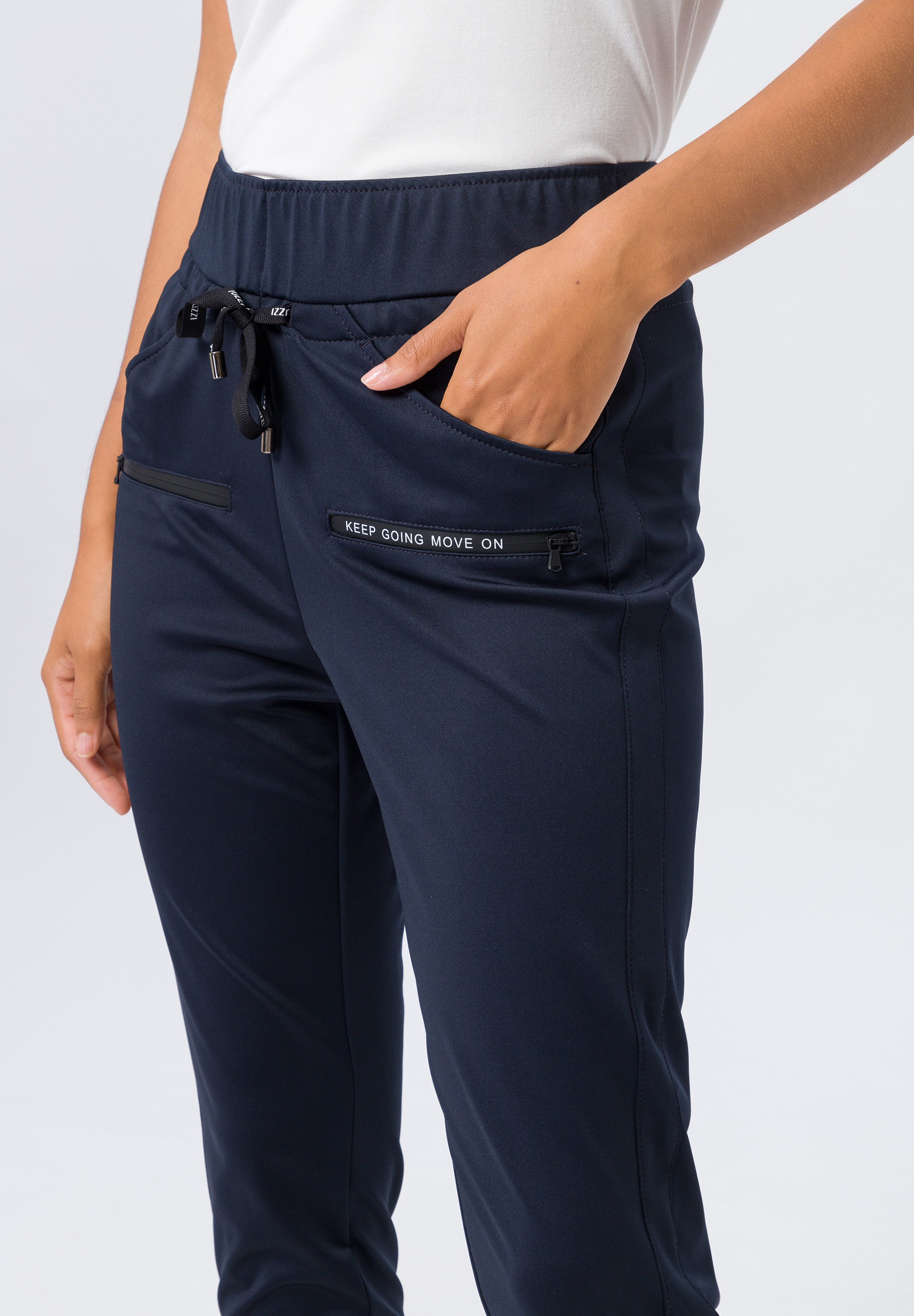 Hose mit praktischen Taschen - Bild 4