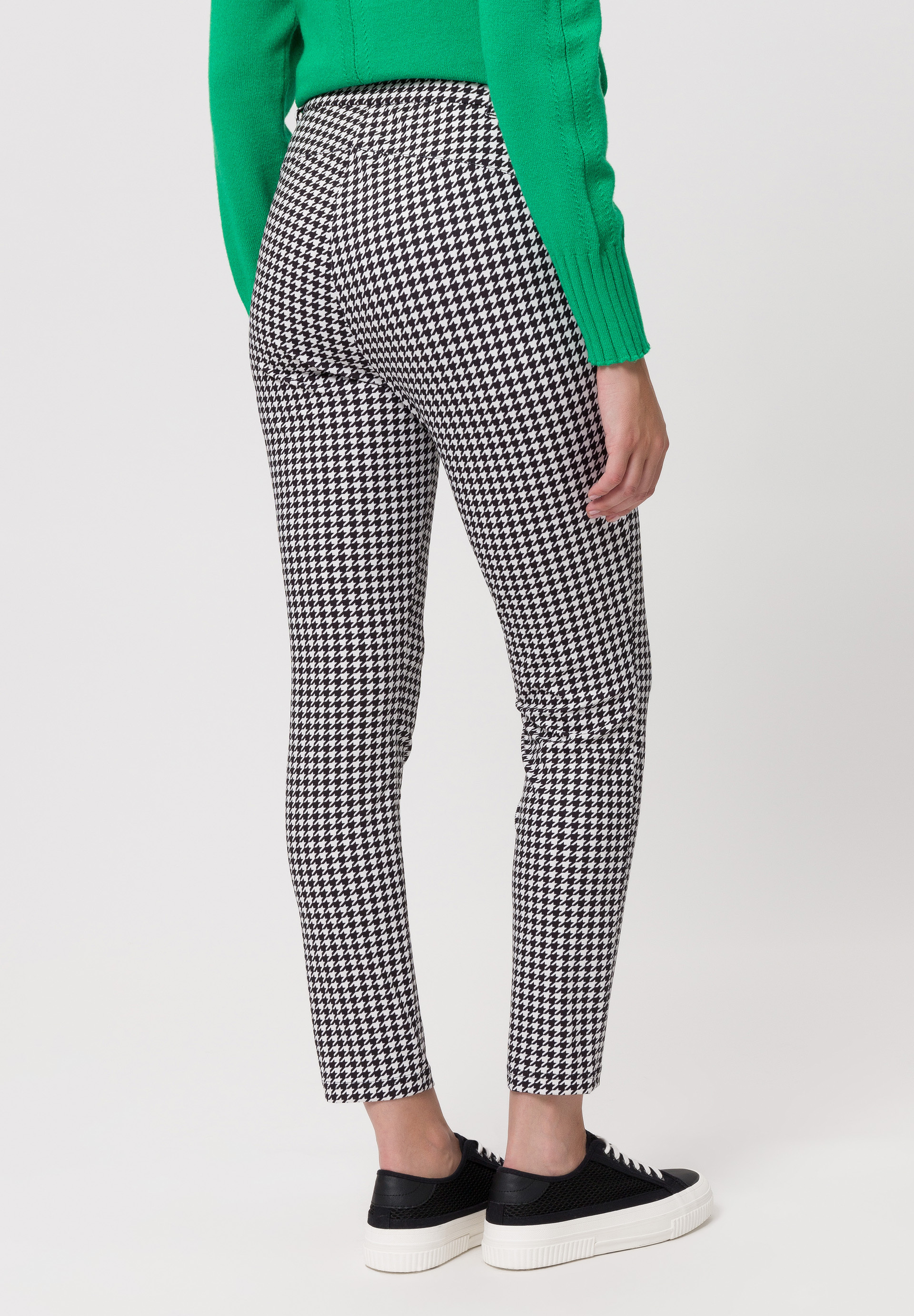 Trousers with eye-catching all-over print - Bild 2 Trousers with eye-catching all-over print - Bild 2