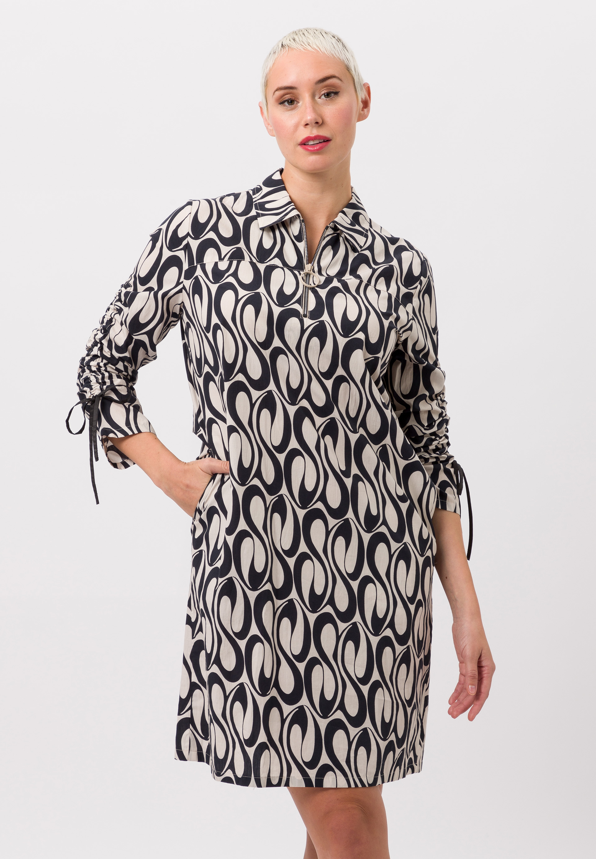 Kleid mit grafischem Alloverprint - Produktbild 1