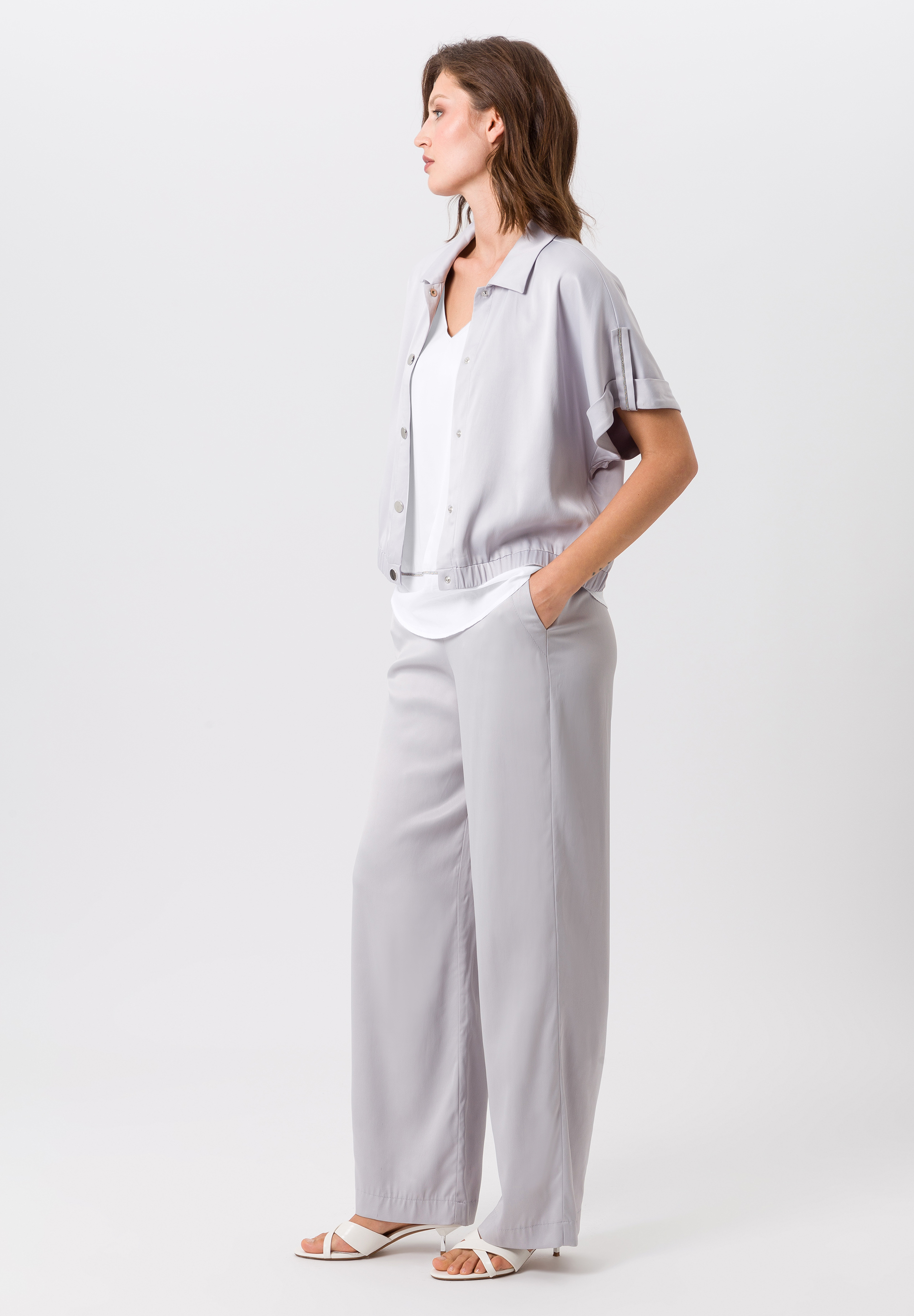 Blusenshirt mit Druckknopfdetails - Bild 3