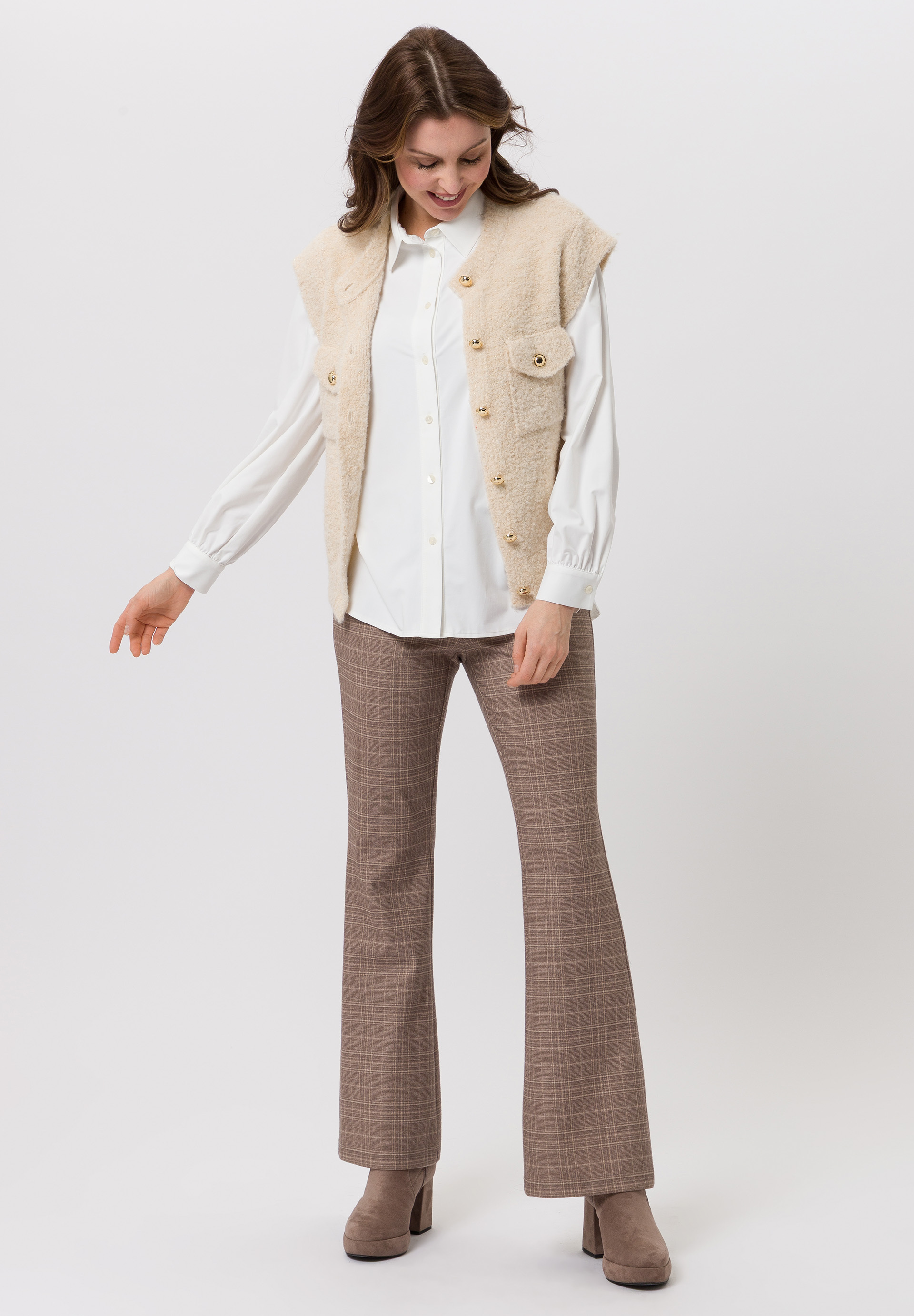 Knitted waistcoat With statement buttons - Bild 3 Leinen, Formelle Kleidung, Anzug, Weste, Mantel, Leinen, Formelle Kleidung, Anzug, Weste, Mantel
