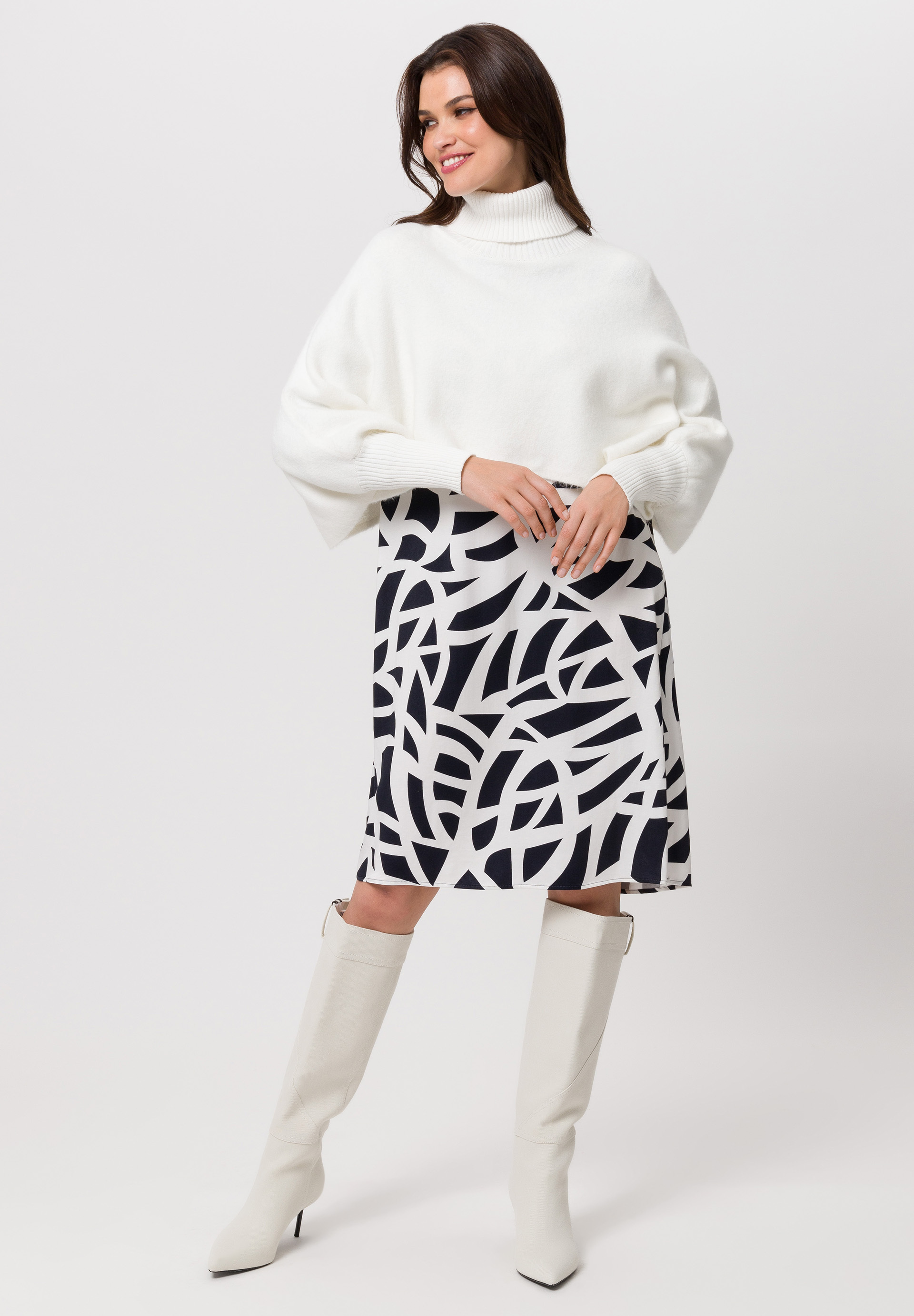 Dress with all-over print Dress with all-over print - Product Image 2