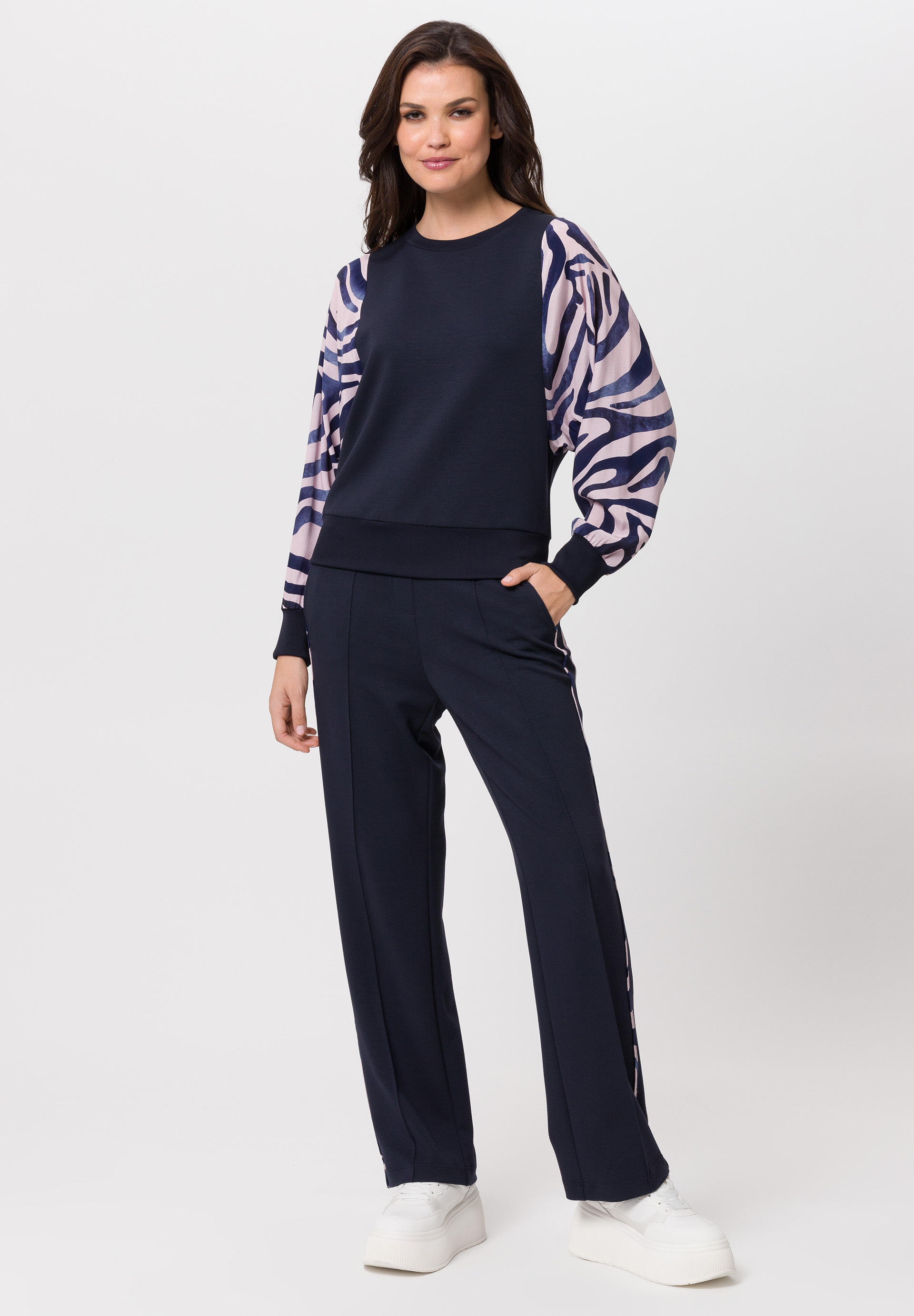 Sweatshirt mit gemusterten Blusenärmeln - Produktbild 2