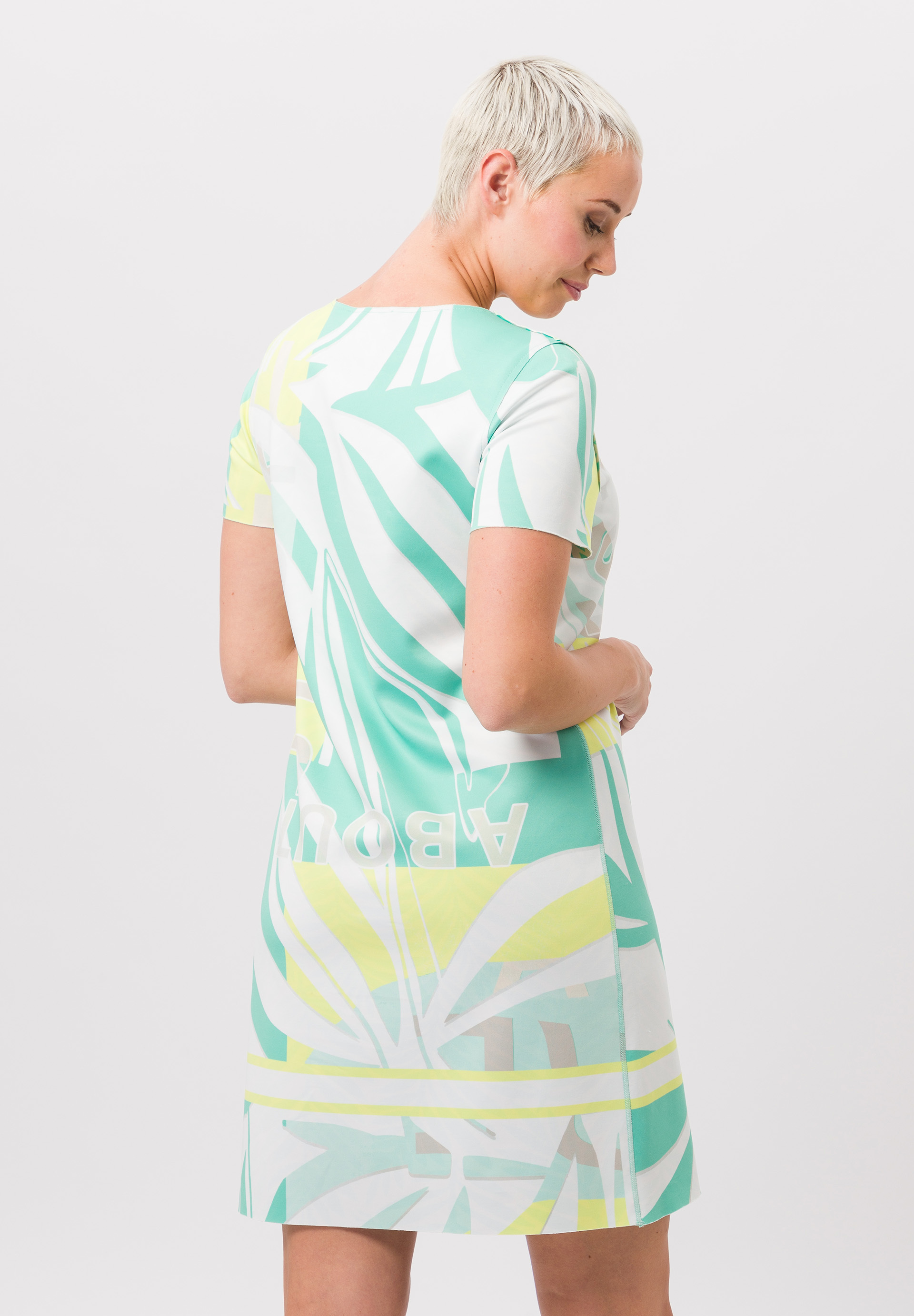 Wendekleid mit seitlichen Overlocknähten - Bild 3 Wendekleid mit seitlichen Overlocknähten - Bild 3