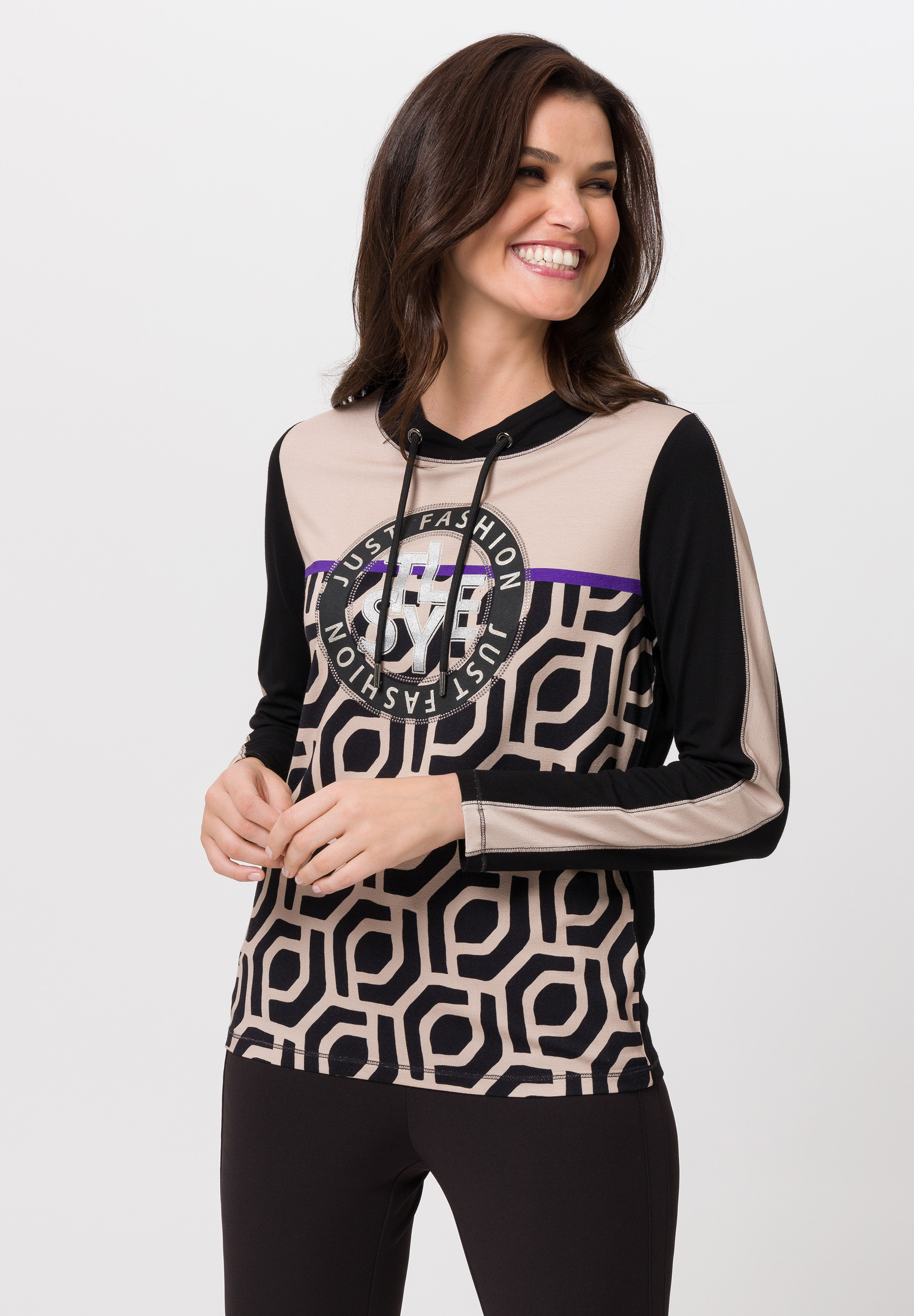 Long sleeve shirt with front print and contrasting stripes - Product Image 1