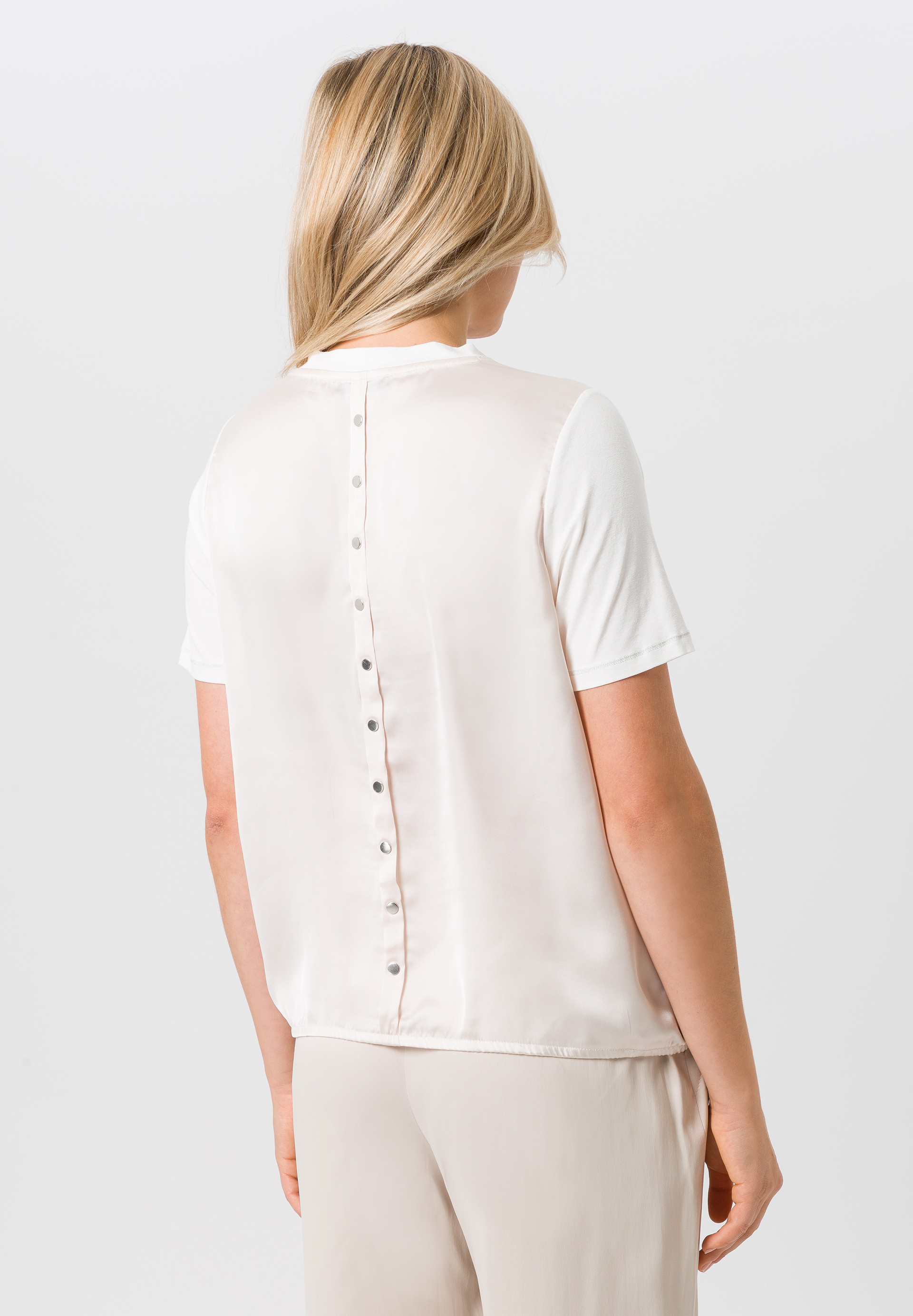 Shirt mit Rückenknopfleiste - Bild 2 Shirt mit Rückenknopfleiste - Bild 2