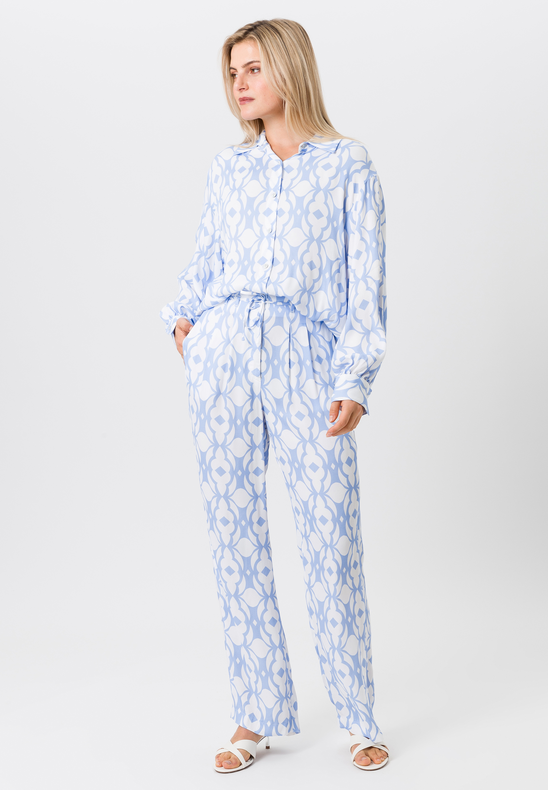 Bluse mit Tunnelzug-Saum - Produktbild 2