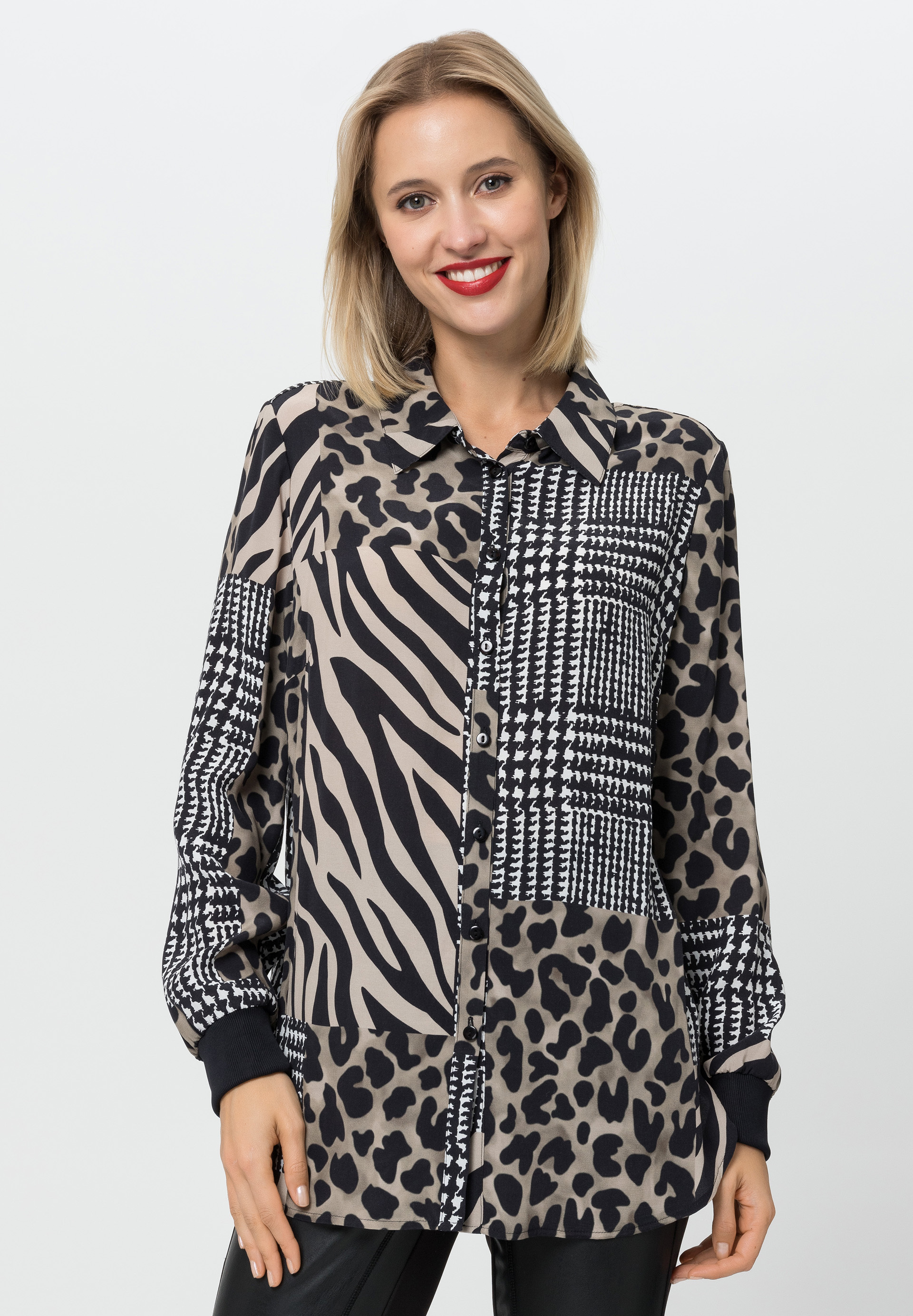 Blouse with pattern mix - Product Image 1