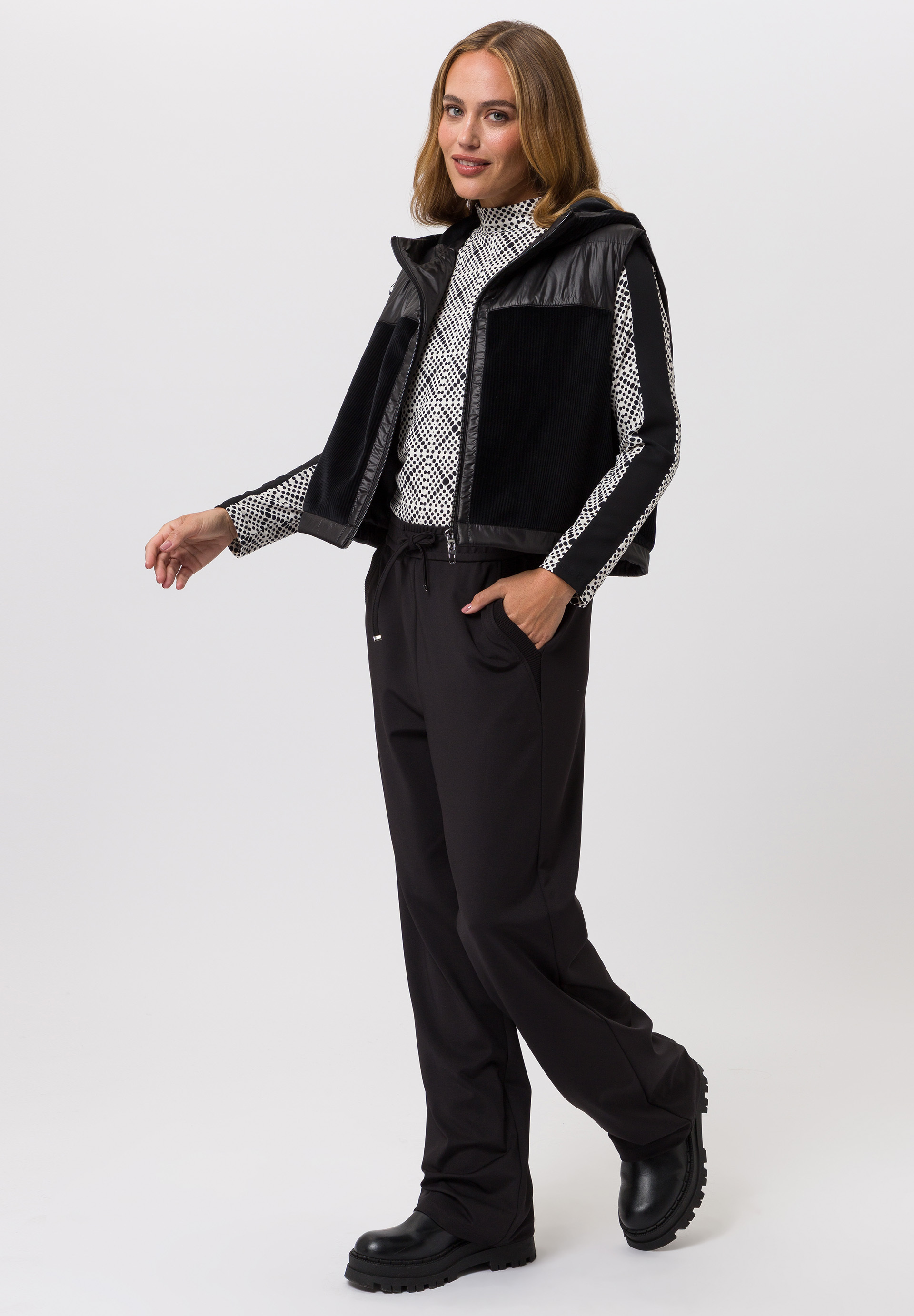 Waistcoat With contrasting material - Bild 3 Bluse, Langarm, Formelle Kleidung, Anzug, Modisch, Bluse, Langarm, Formelle Kleidung, Anzug, Modisch, Bluse, Langarm, Formelle Kleidung, Anzug, Modisch, Bluse, Langarm, Formelle Kleidung, Anzug, Modisch, Bluse, Langarm, Formelle Kleidung, Anzug, Modisch
