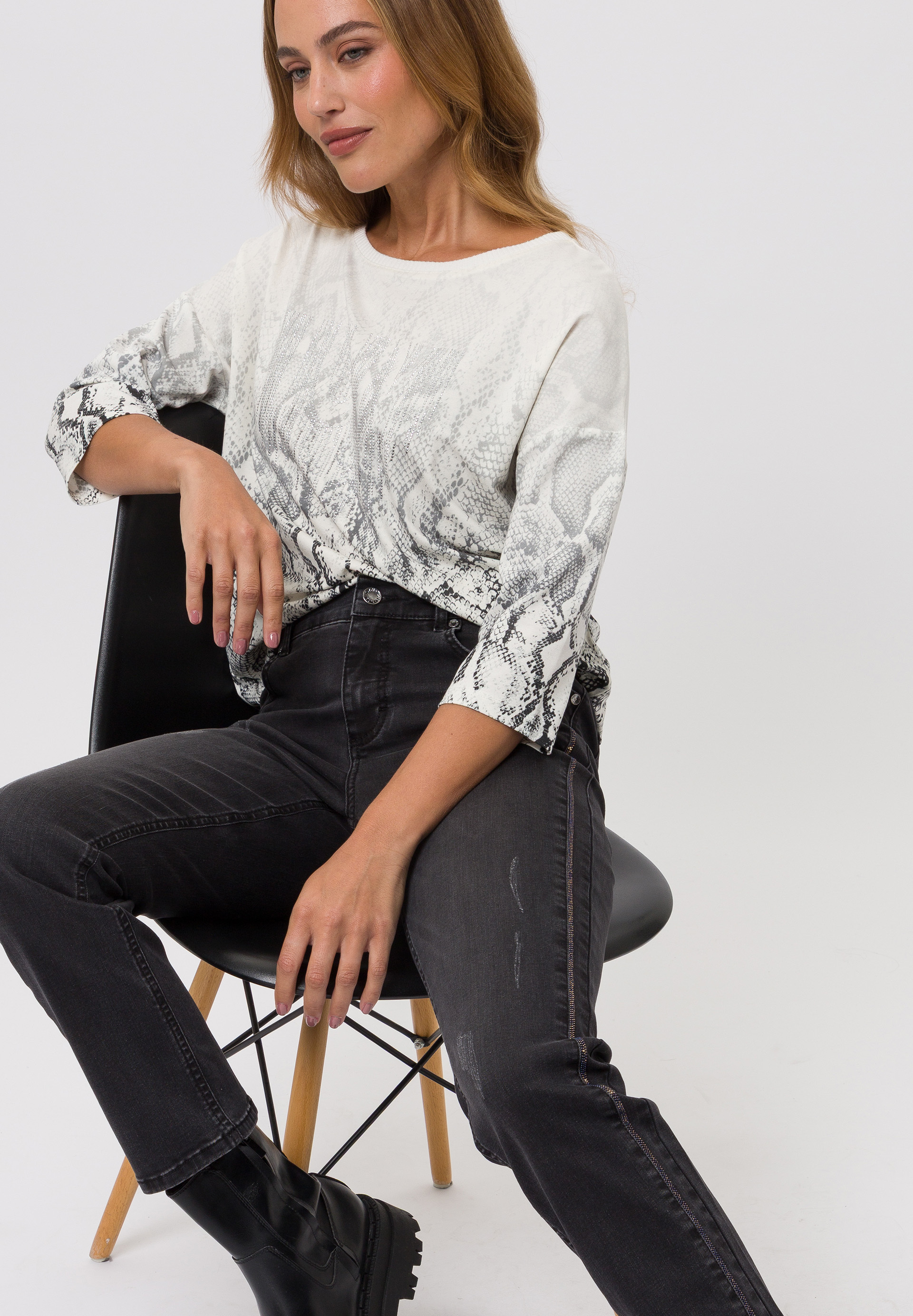 Bluse, Hosen, Erwachsener, Person, Frau, Bluse, Hosen, Erwachsener, Person, Frau, Bluse, Hosen, Erwachsener, Person, Frau, Bluse, Hosen, Erwachsener, Person, Frau, Bluse, Hosen, Erwachsener, Person, Frau, Bluse, Hosen, Erwachsener, Person, Frau