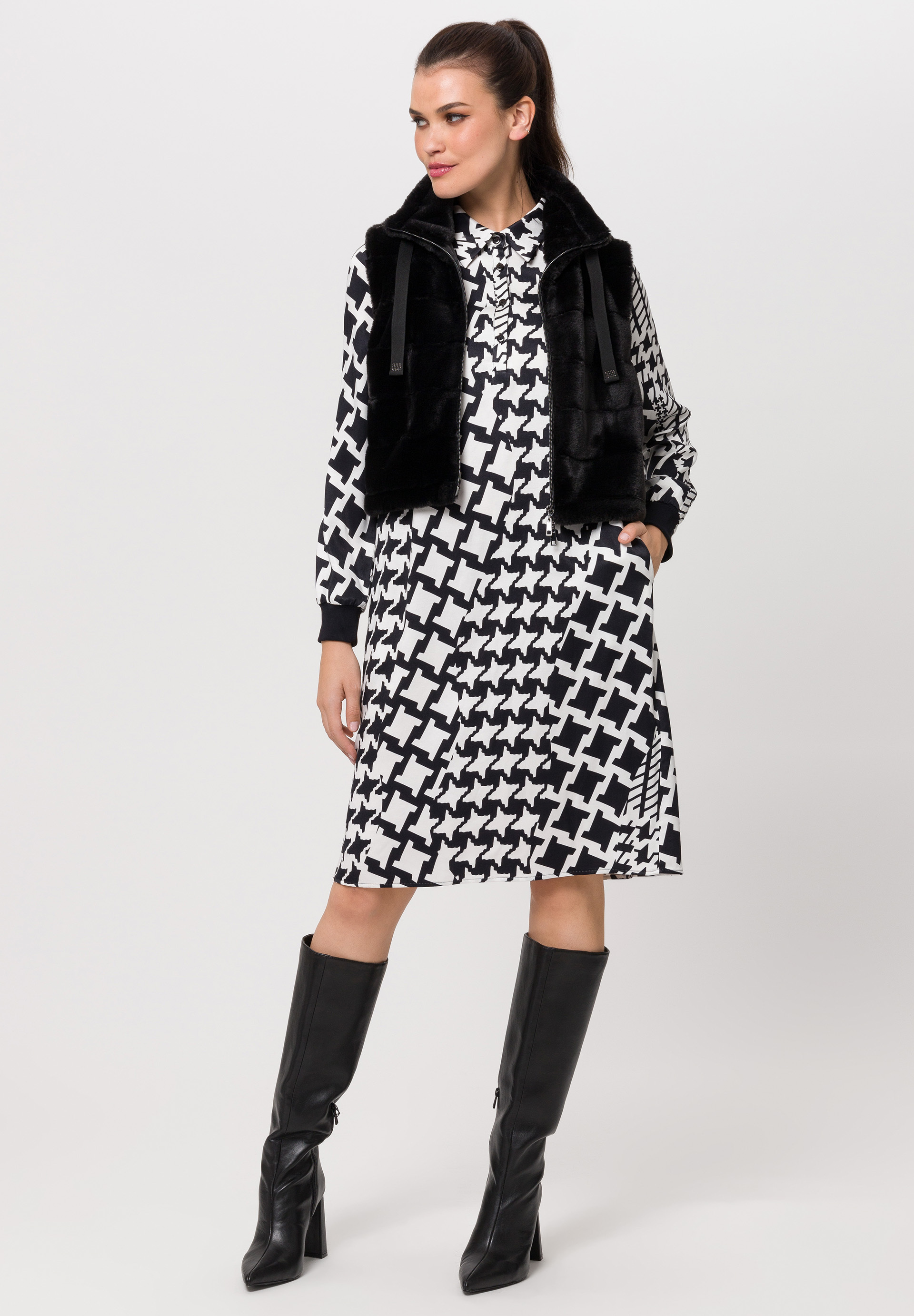 Dress with allover pattern - Product Image 2