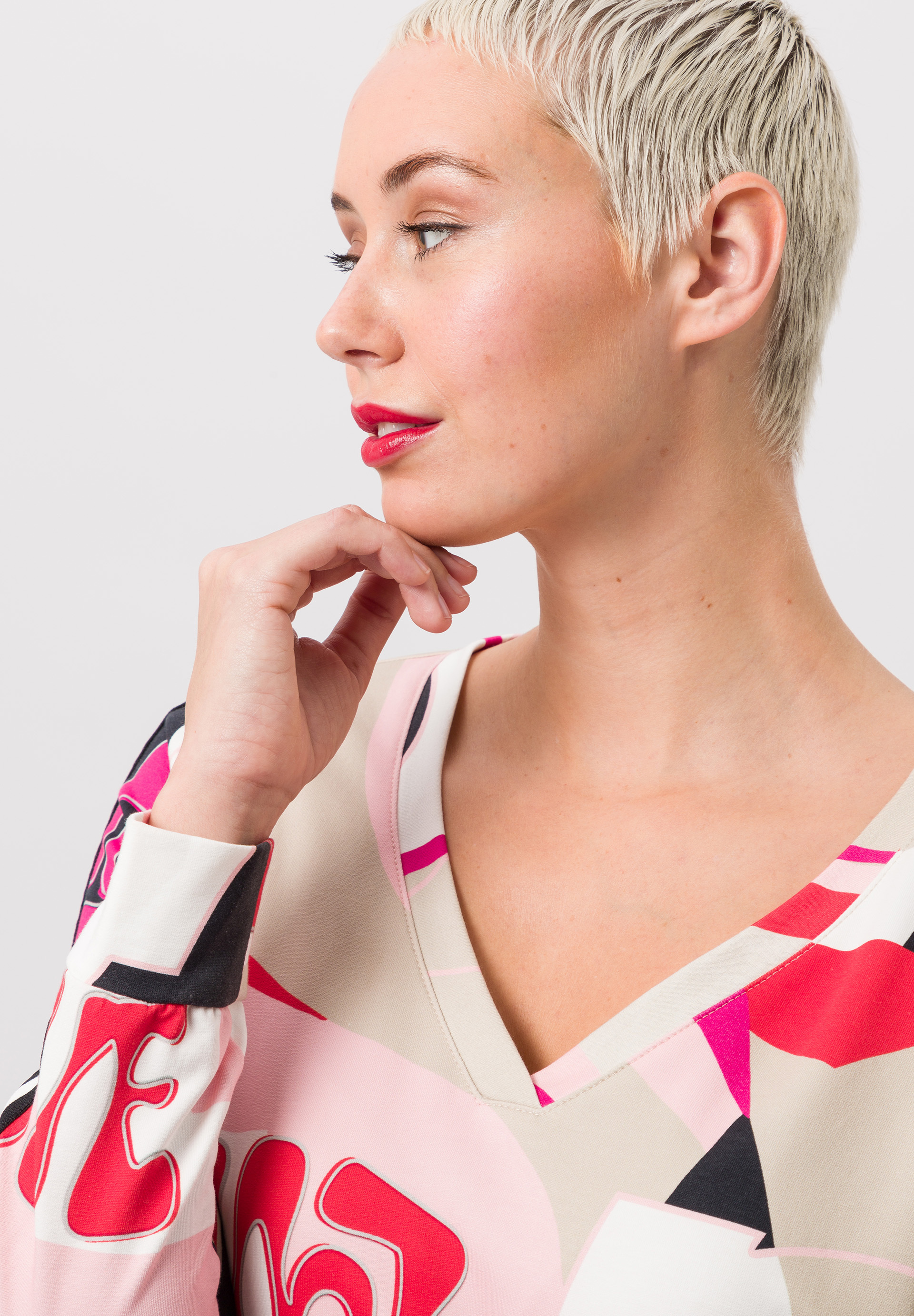 Kleid in dezent sportlicher Optik - Bild 4