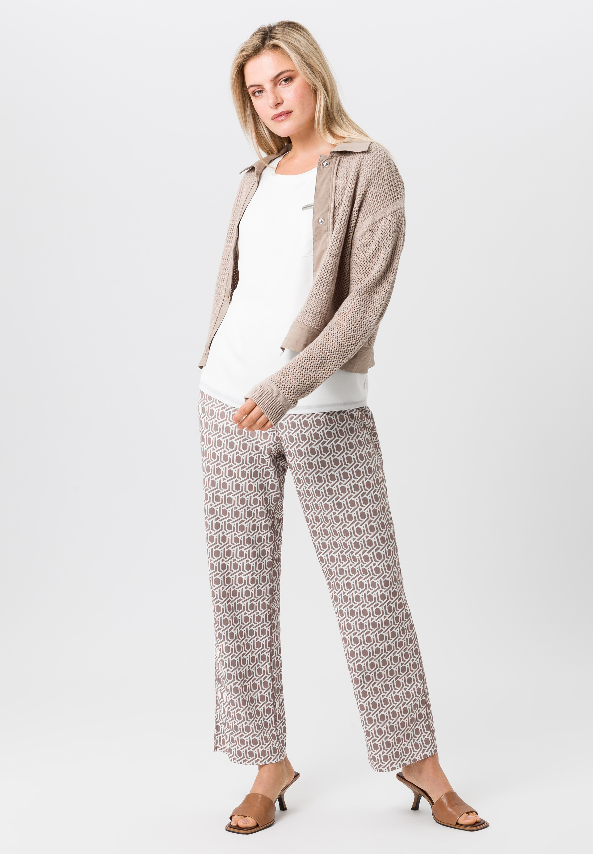 Strickjacke mit modischer Netzstruktur - Produktbild 2