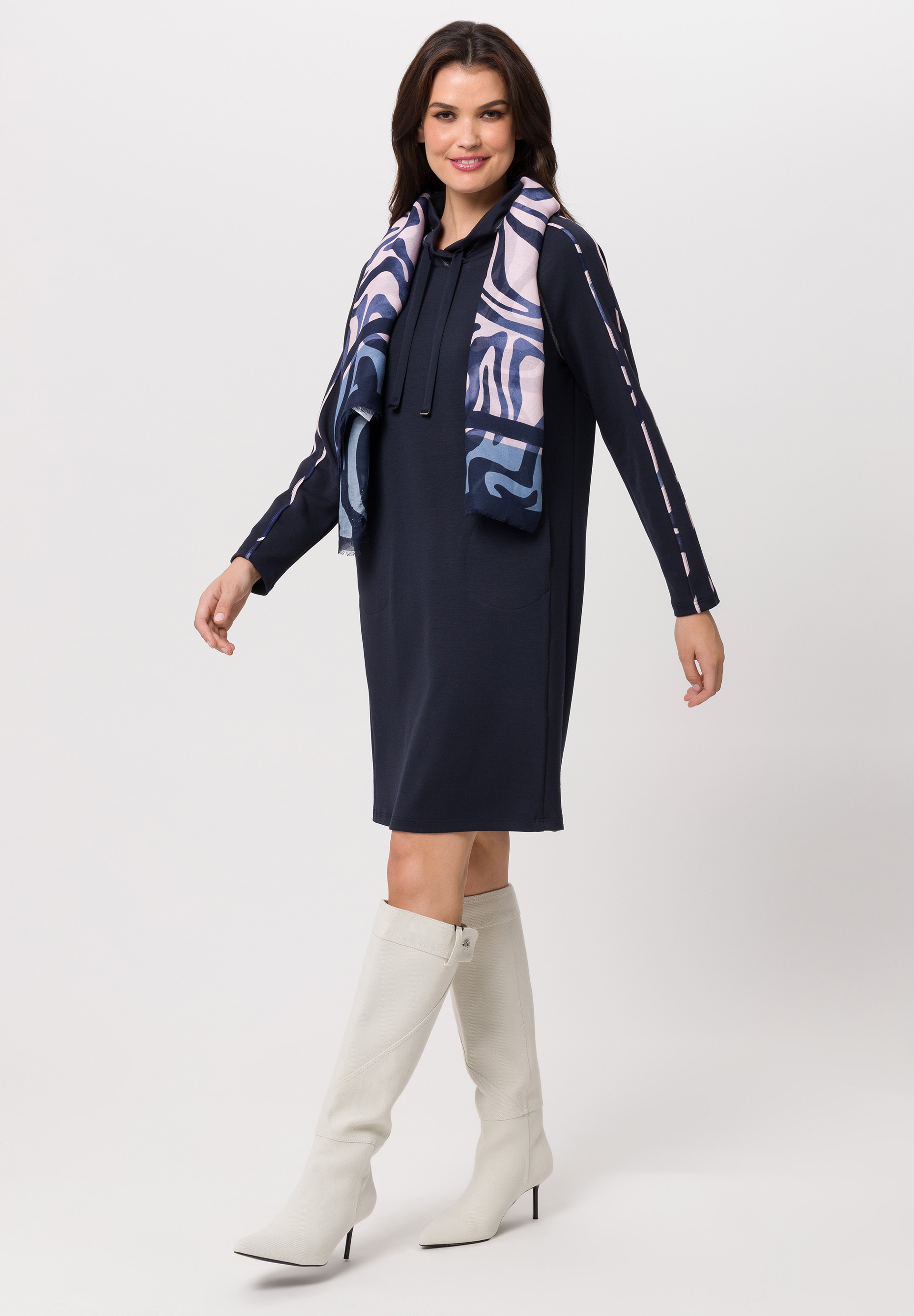 Kleid mit gemusterten Kontrastpaspeln - Produktbild 2