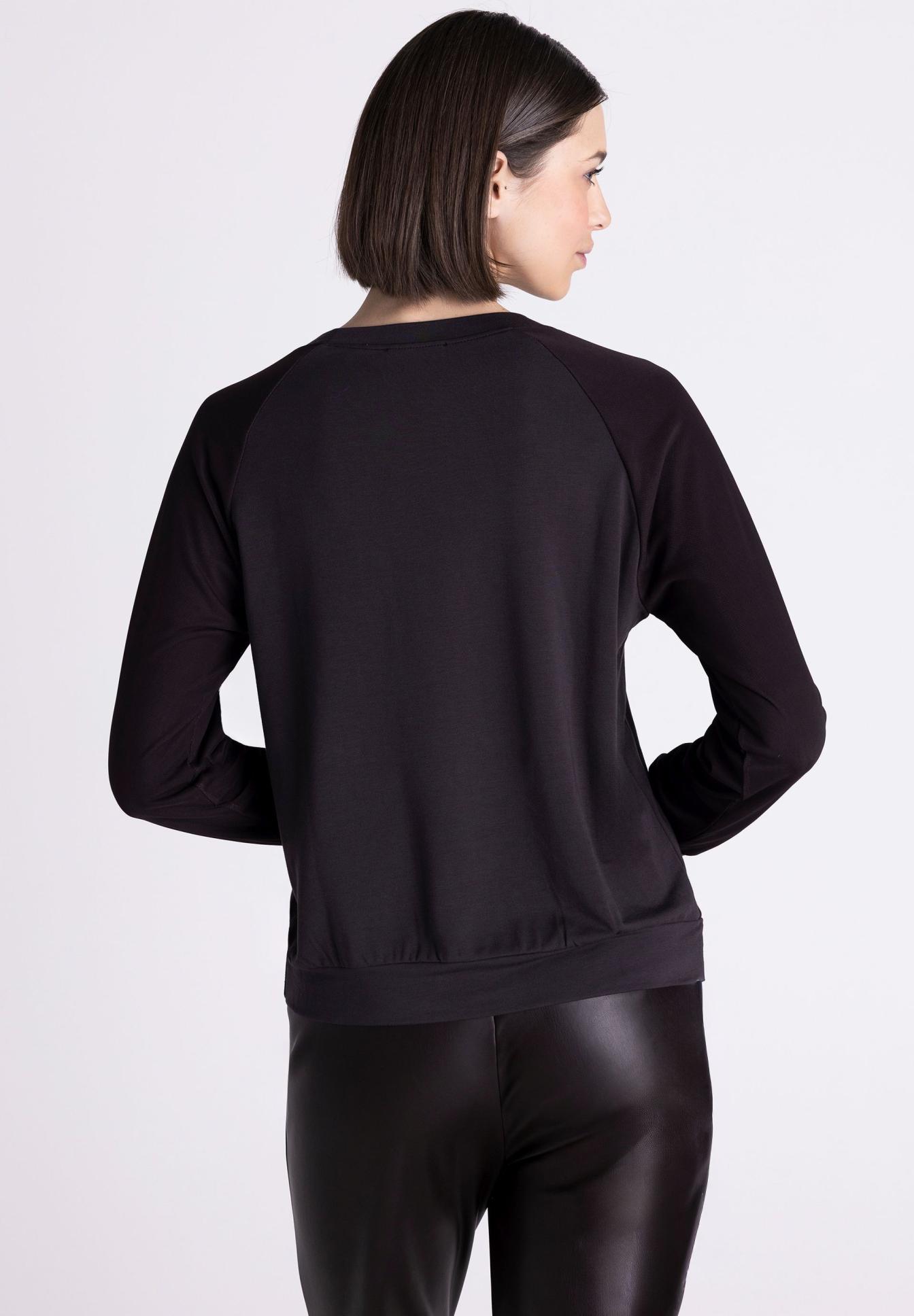Schwarz, Langarm, Raglanärmel, Sweatshirt, Rückansicht, Schwarz, Langärmlig, Sweatshirt, Raglanärmel, Jerseyoberteil, Langarmshirt, Schwarz, Raglanärmel, Rückenteil glatt, Kastenoberteil, Schwarz, Langarm, Sweatshirt, Raglan, Kleidung