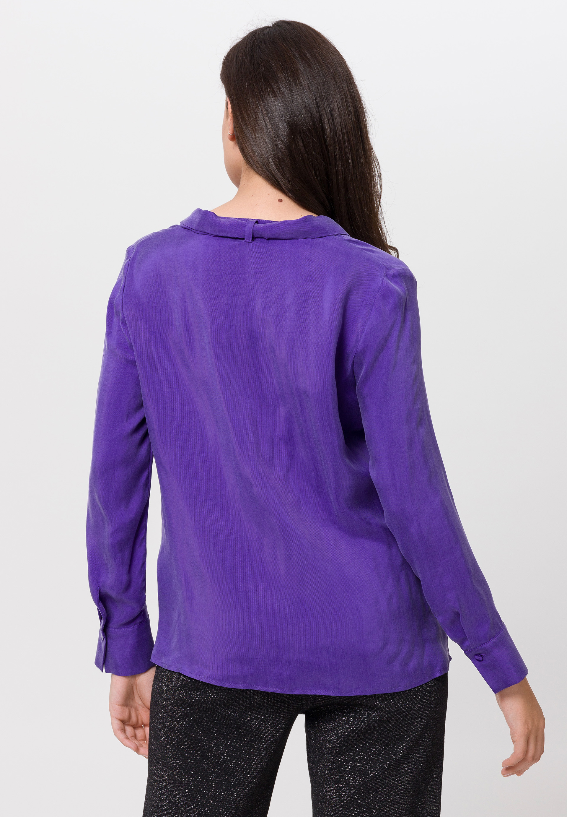 Bluse mit Schluppe - Bild 2 Bluse mit Schluppe - Bild 2