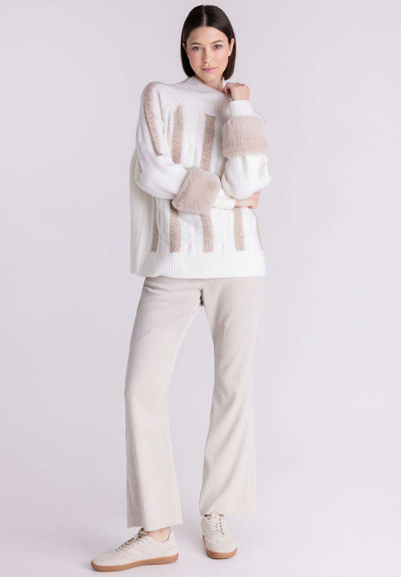 Pulli mit abnehmbaren Fellstulpen - Produktbild 2