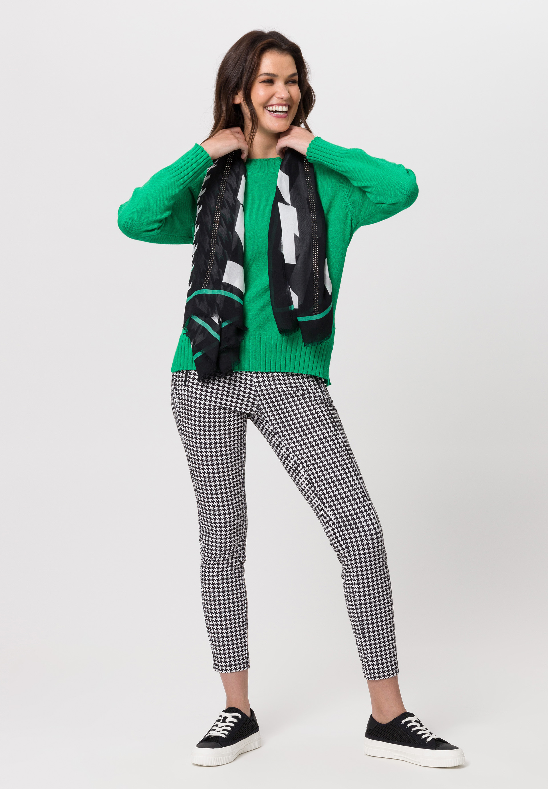 Trousers with eye-catching all-over print - Product Image 2