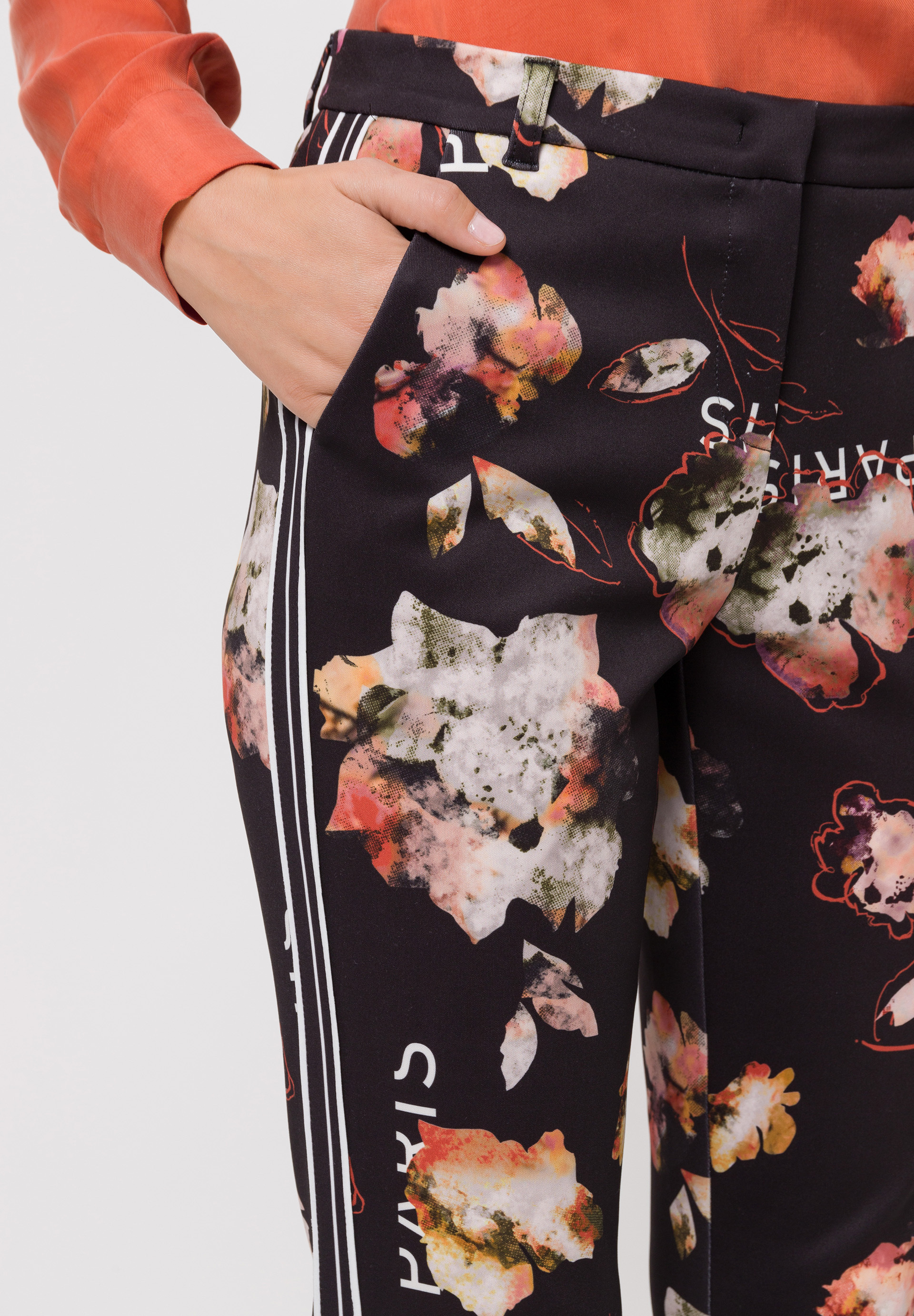 Trousers with side stripes - Bild 4