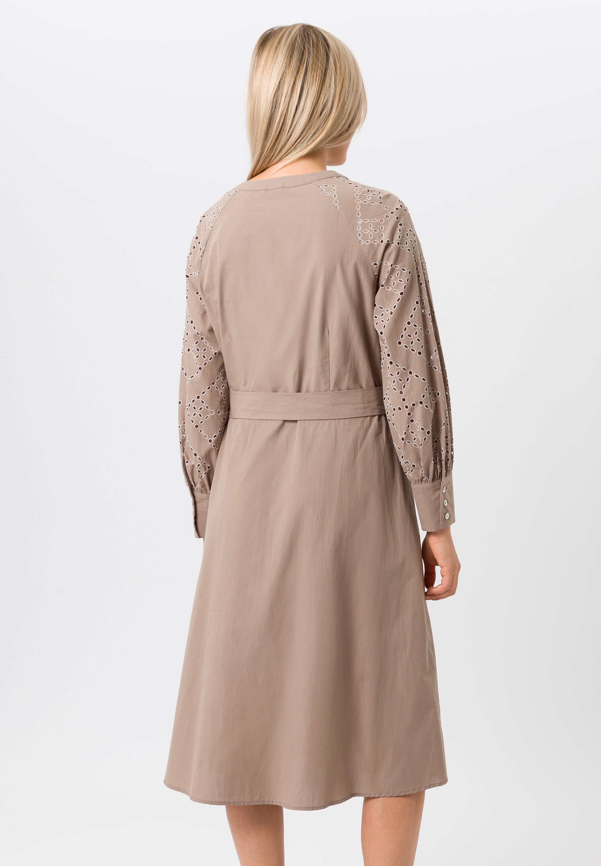 Kleid mit Stickerei-Akzenten - Bild 2