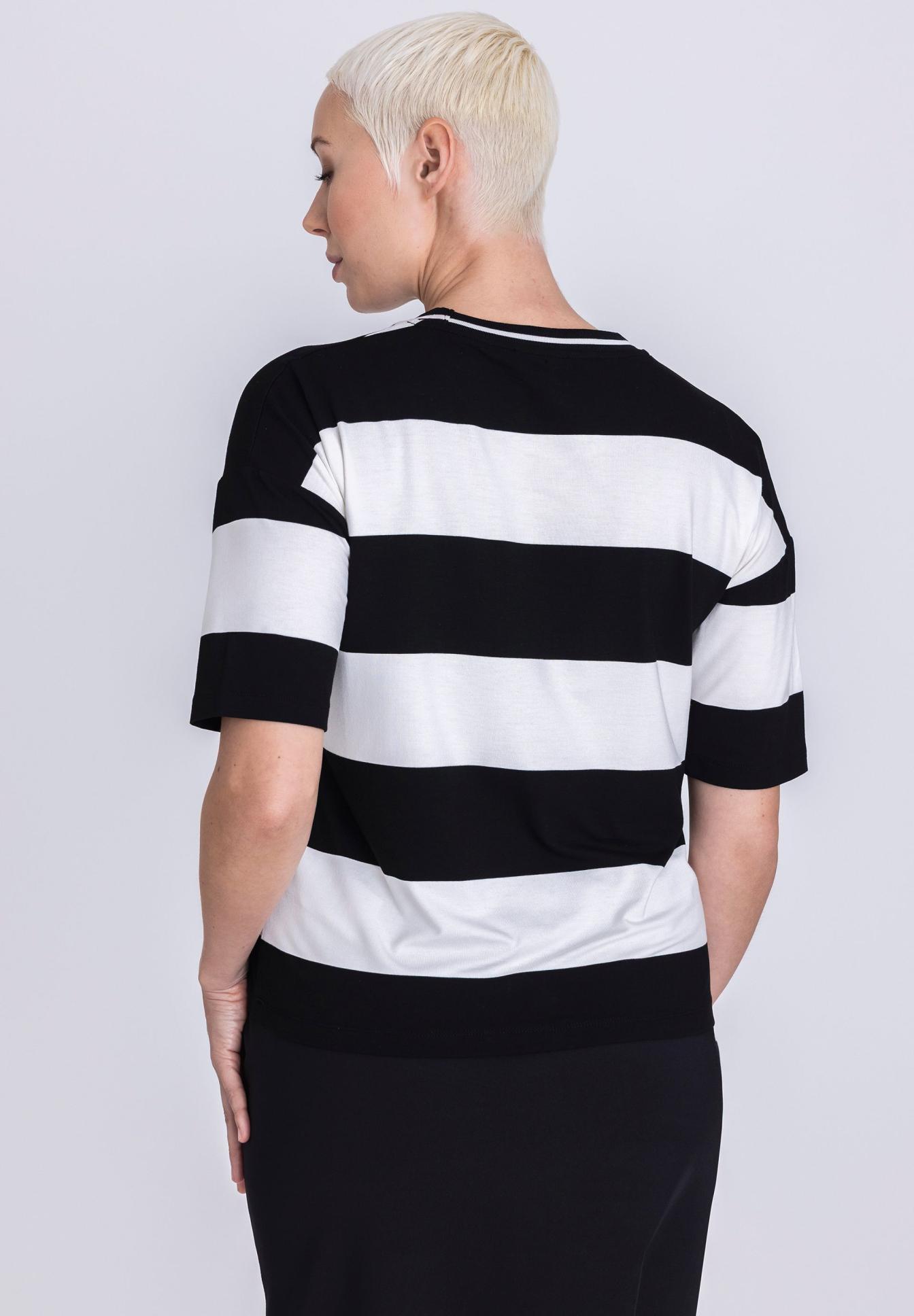 Streifendes Oberteil, Schwarz-weiße Streifen, Kurzarm, Rundhals-Ausschnitt, Oversized Passform, Oversized gestreiftes Oberteil, Schwarzweiß Streifen, Kurzarm, Rundhalsausschnitt, Strickoberteil