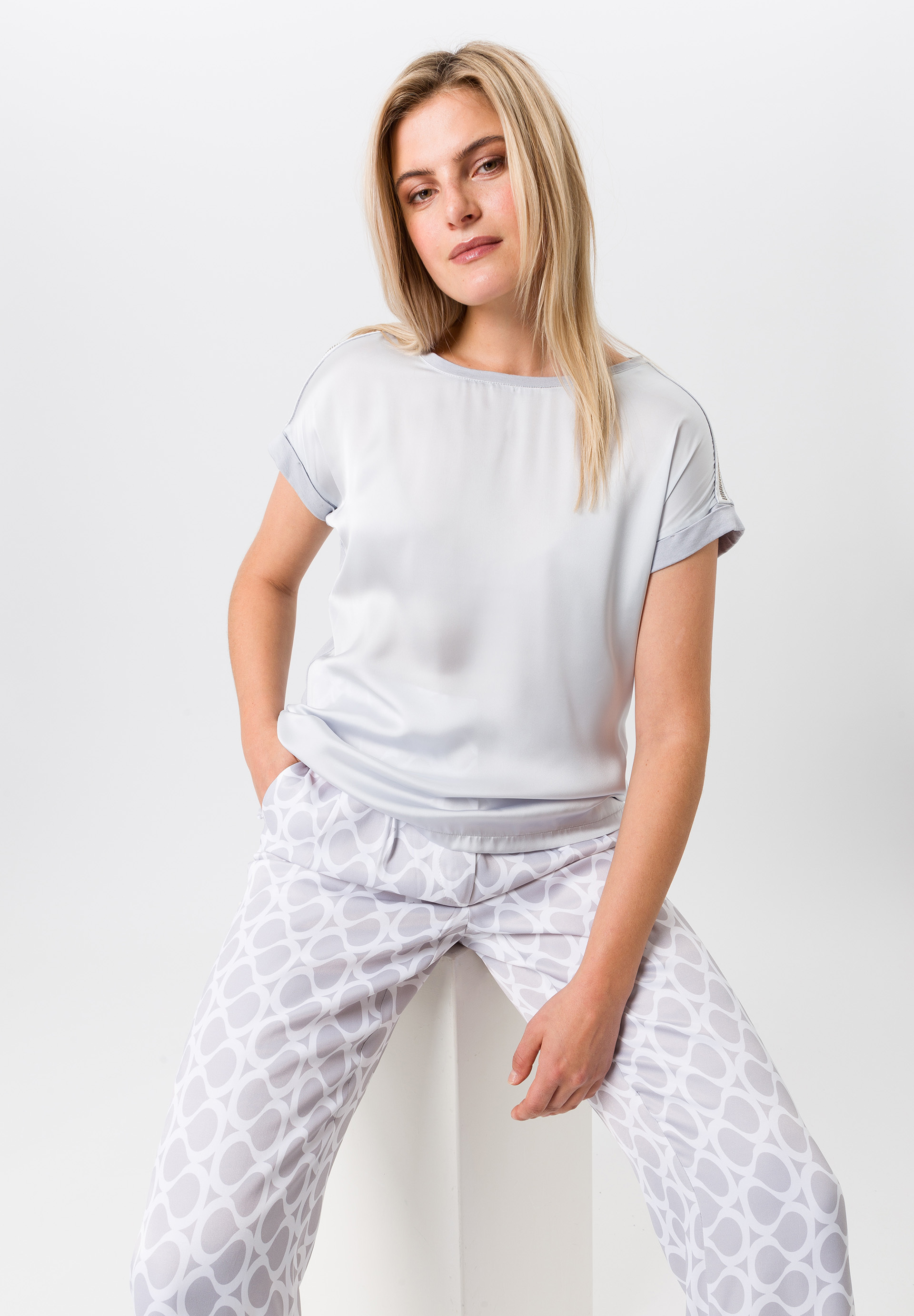 Shirt mit Materialmix-Design - Bild 4