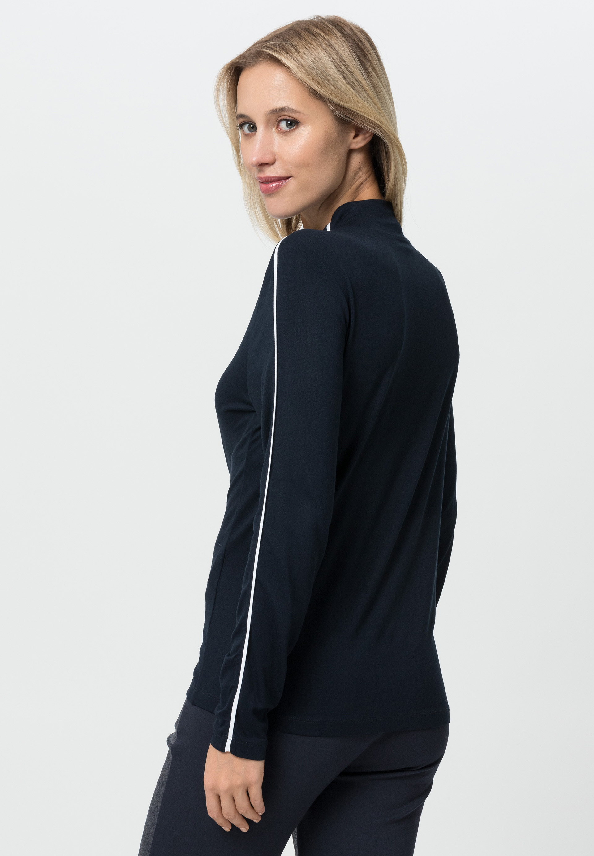 Long sleeve shirt with stylish front motif - Bild 2 Long sleeve shirt with stylish front motif - Bild 2