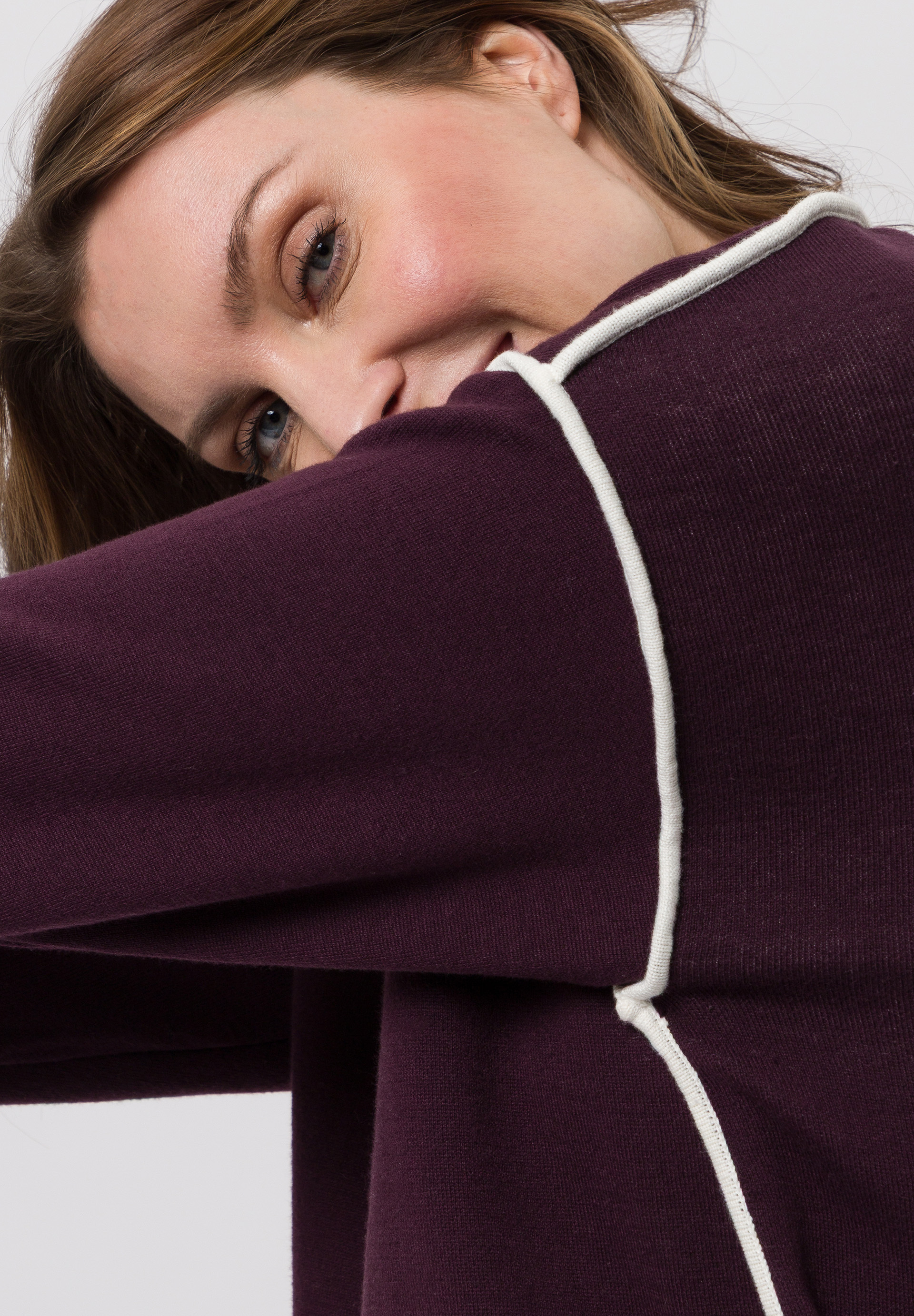Strickwaren, Pullover, Person, Gesicht, Sweatshirt, Strickwaren, Pullover, Person, Gesicht, Sweatshirt, Strickwaren, Pullover, Person, Gesicht, Sweatshirt